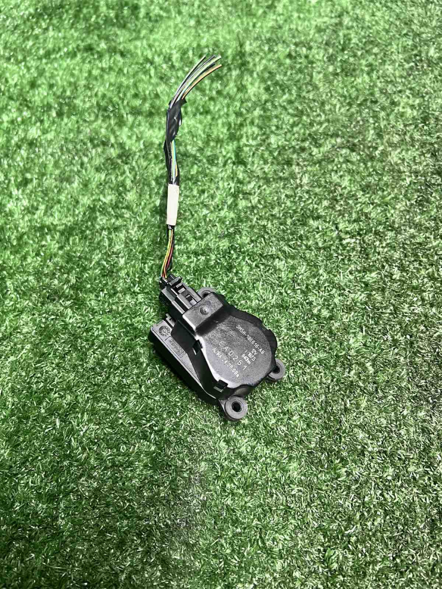 Моторчик заслінки пічки (шаговий моторчик двигун) Ford Kuga MK1 (2008-2012) 3M5H19E616AB