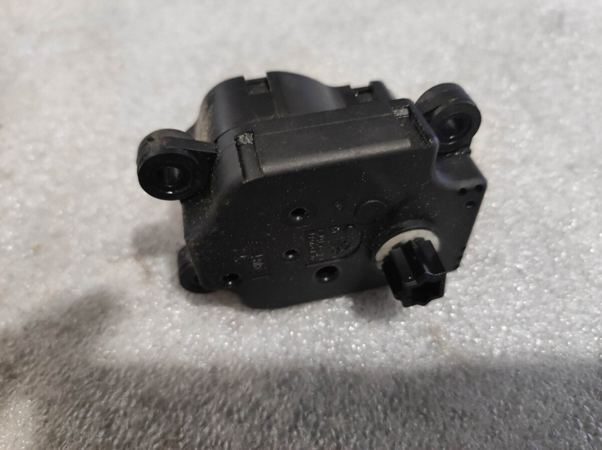Моторчик заслонки печки Ford Mondeo MK4 (2007-2014) 3M5H19E616AB
