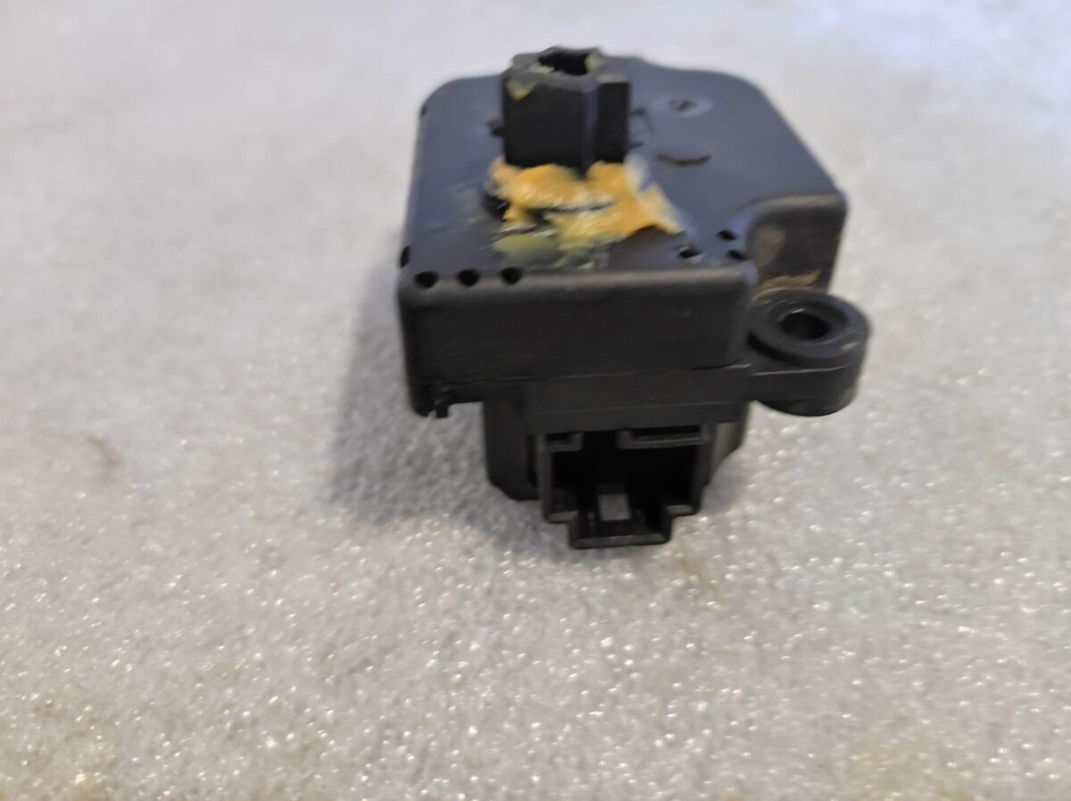 Моторчик заслонки печки Ford Mondeo MK4 (2007-2014) 3M5H19E616AB