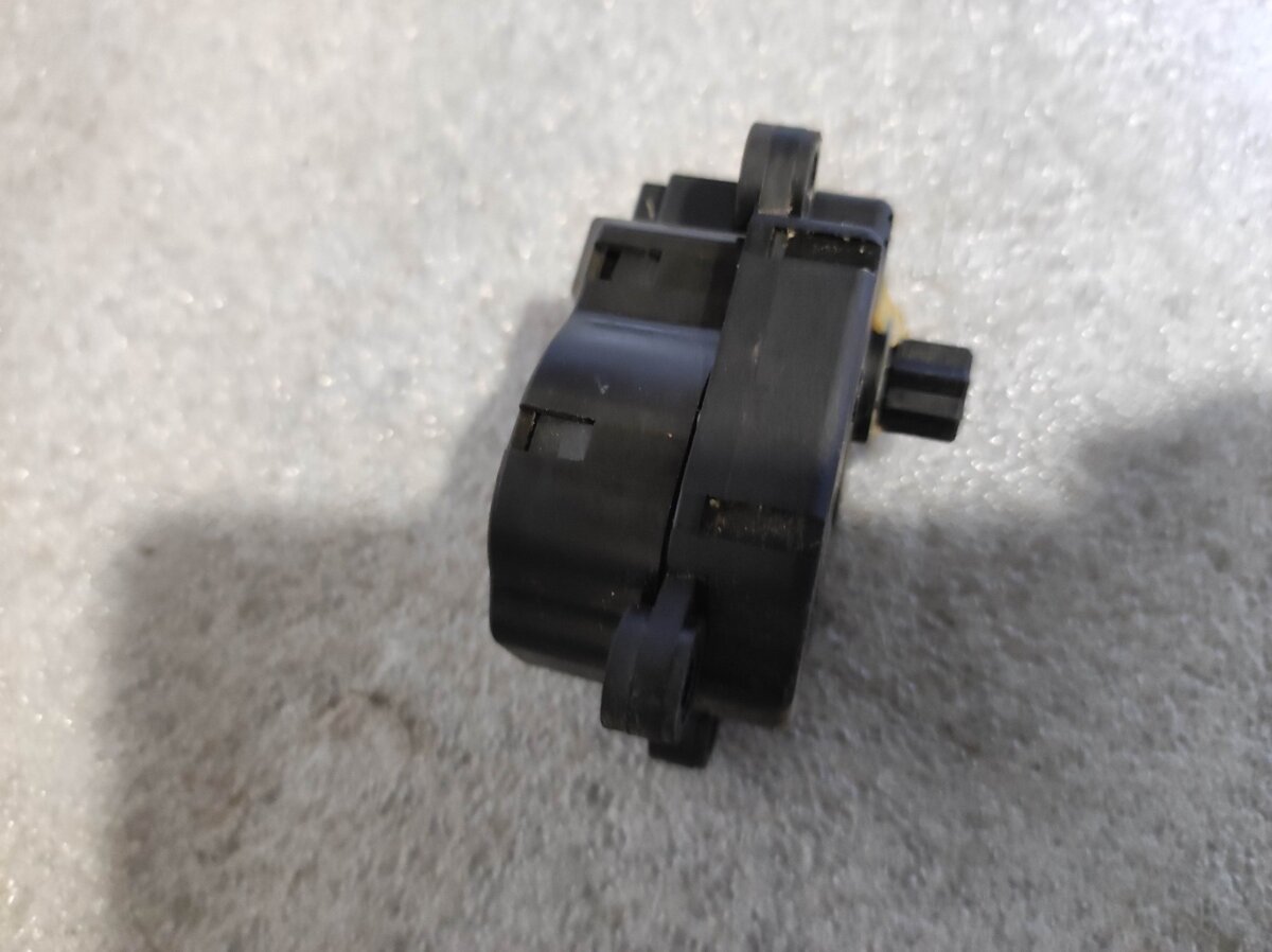 Моторчик заслонки печки Ford Mondeo MK4 (2007-2014) 3M5H19E616AB