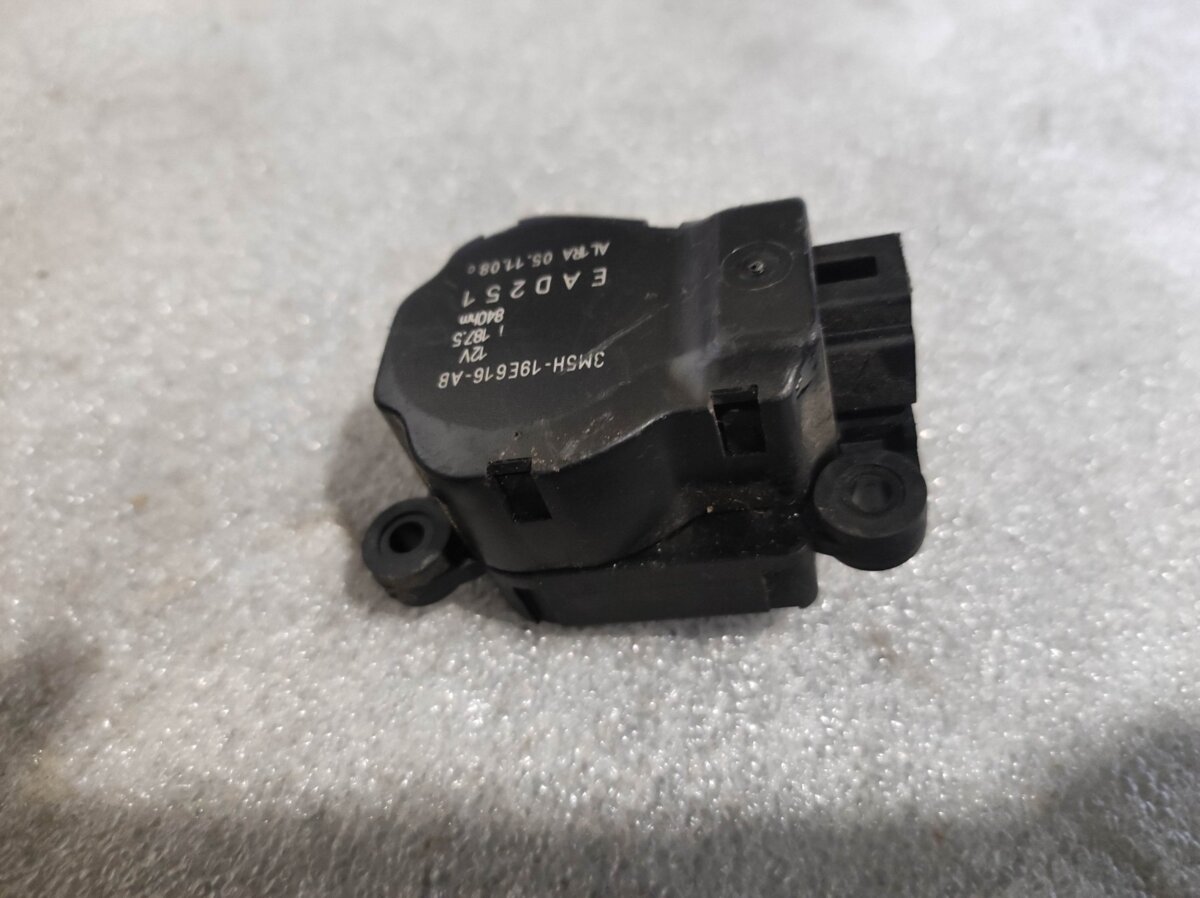 Моторчик заслонки печки Ford Mondeo MK4 (2007-2014) 3M5H19E616AB