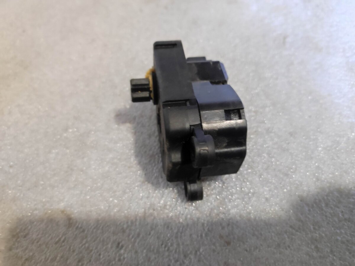 Моторчик заслонки печки Ford Mondeo MK4 (2007-2014) 3M5H19E616AB