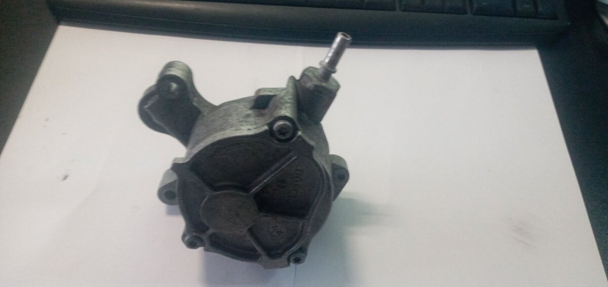 насос вакуумний Ford Mondeo MK4 (2007-2014) 1764931