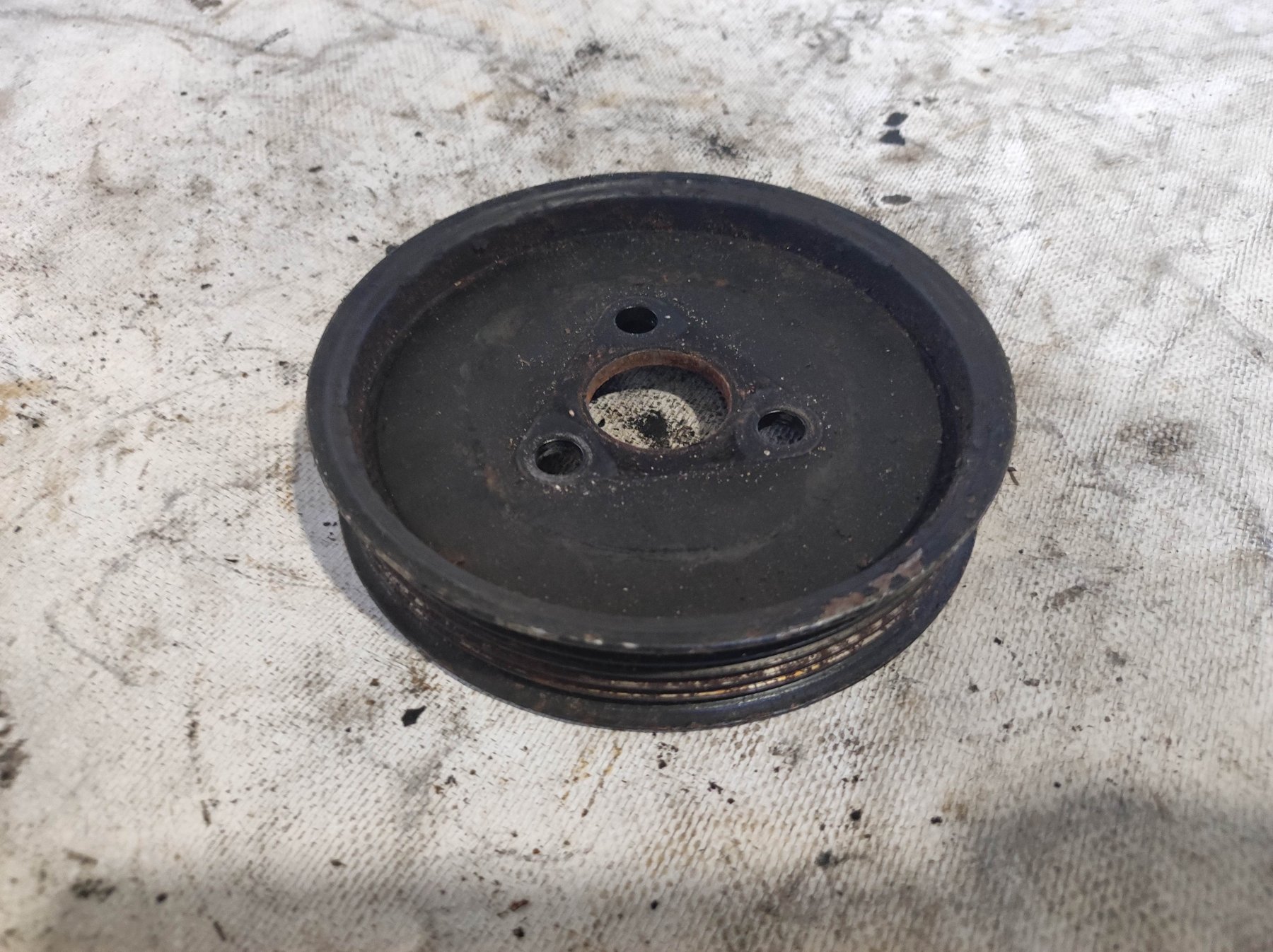 Шків насоса гп ford scorpio Ford Scorpio MK2 (1994-1998) 95WF3A733BA