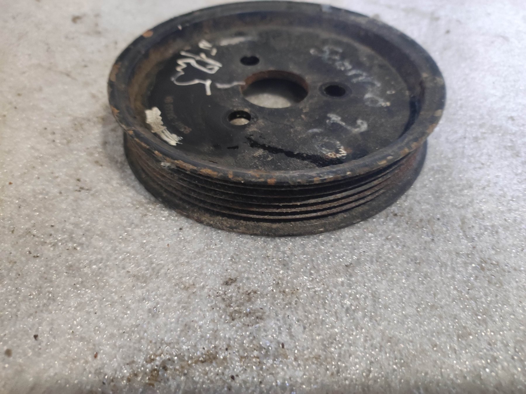 Шків насоса гп ford scorpio Ford Scorpio MK2 (1994-1998) 95WF3A733BA