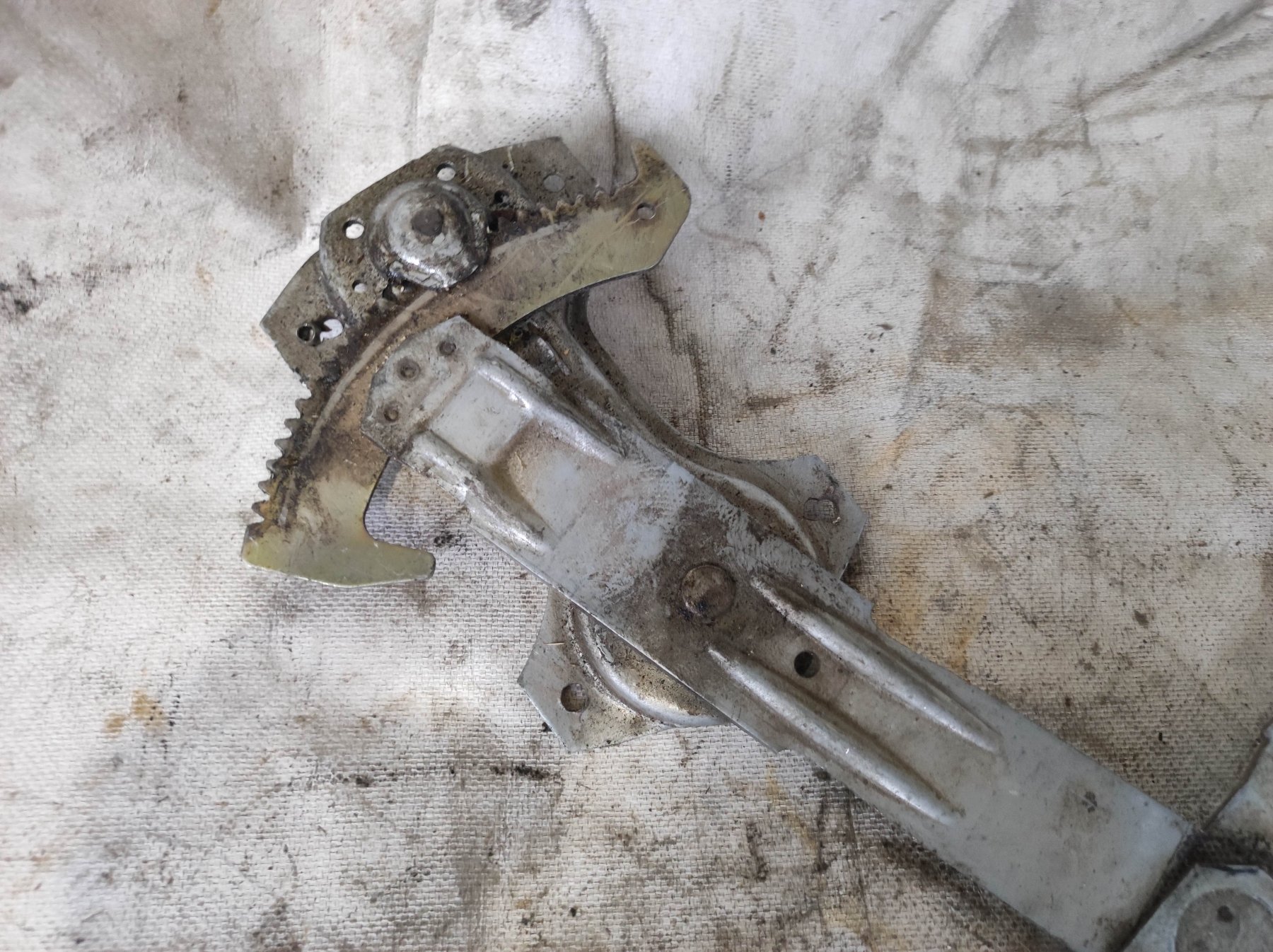 Склопідйомник передній лівий ford scorpio Ford Scorpio MK2 (1994-1998) 85GBA27000