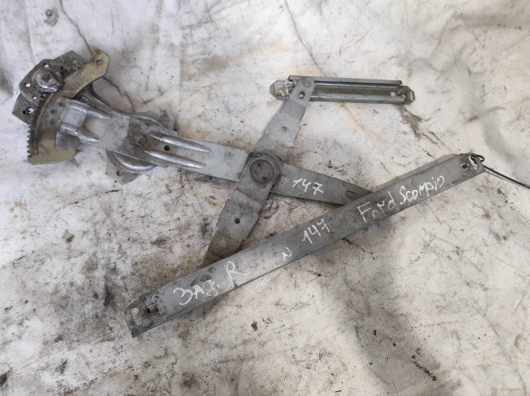 Склопідйомник передній лівий ford scorpio Ford Scorpio MK2 (1994-1998) 85GBA27000