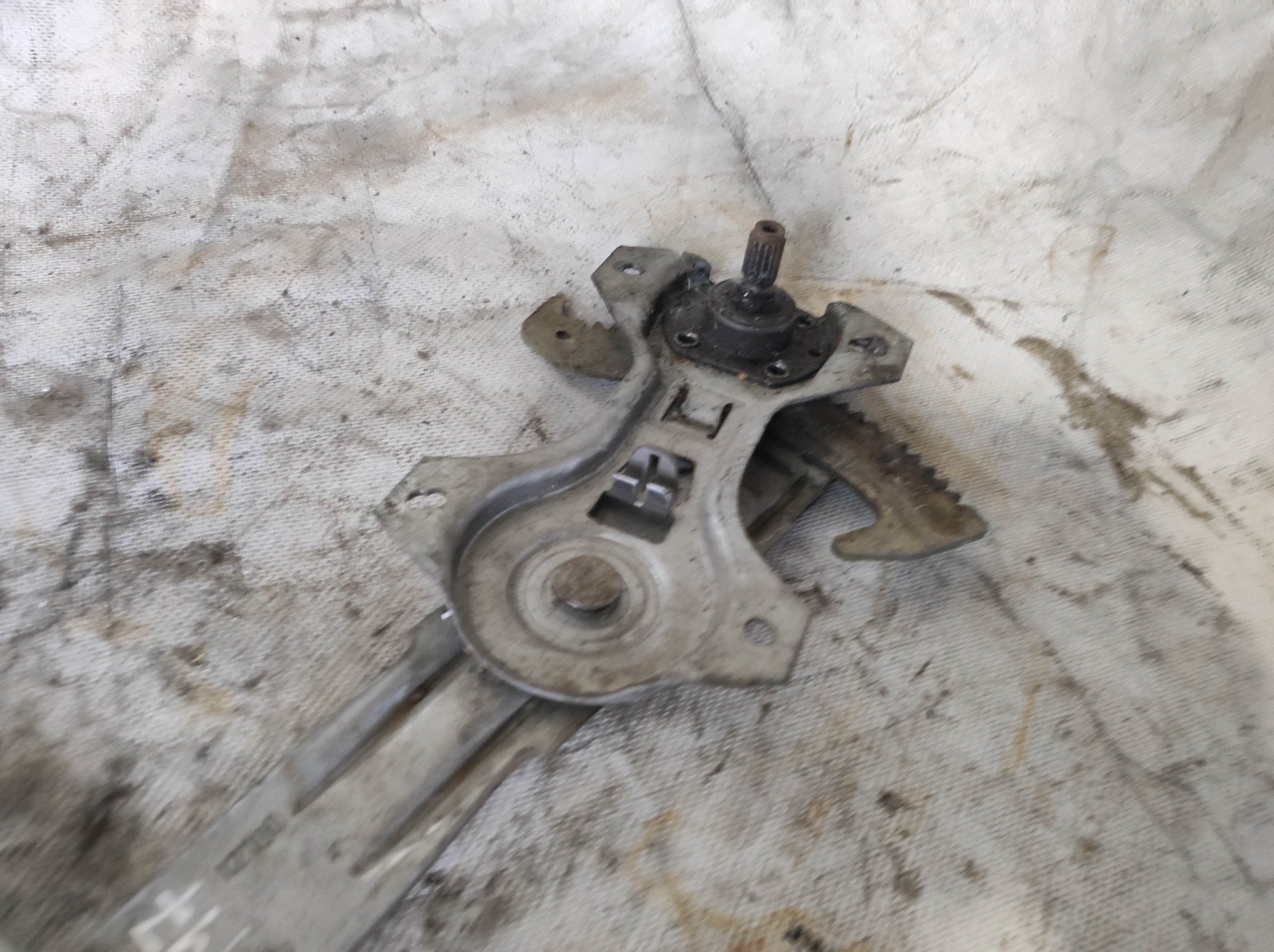 Склопідйомник передній лівий ford scorpio Ford Scorpio MK2 (1994-1998) 85GBA27000