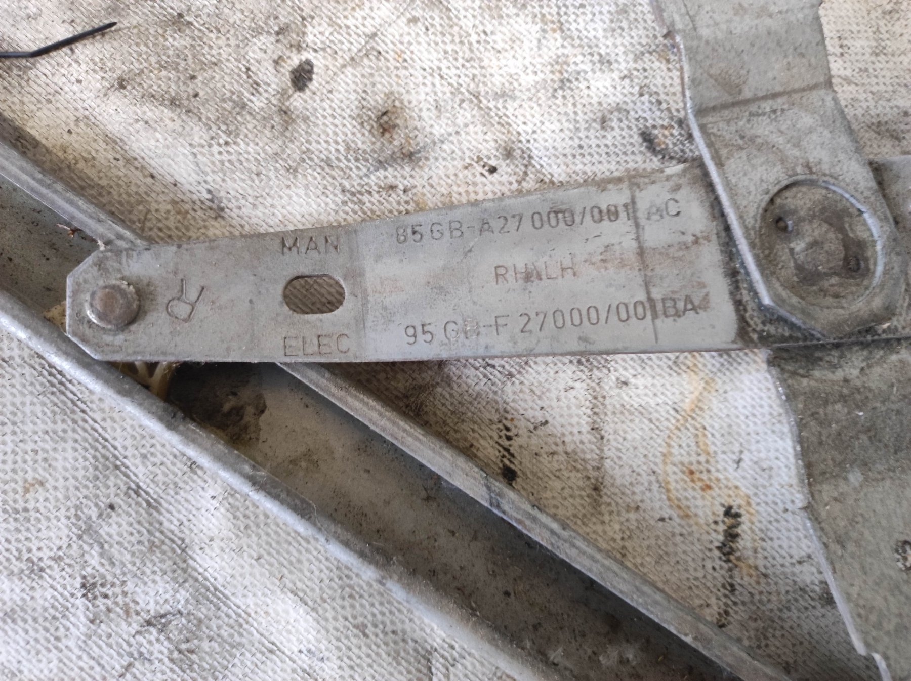 Склопідйомник передній лівий ford scorpio Ford Scorpio MK2 (1994-1998) 85GBA27000