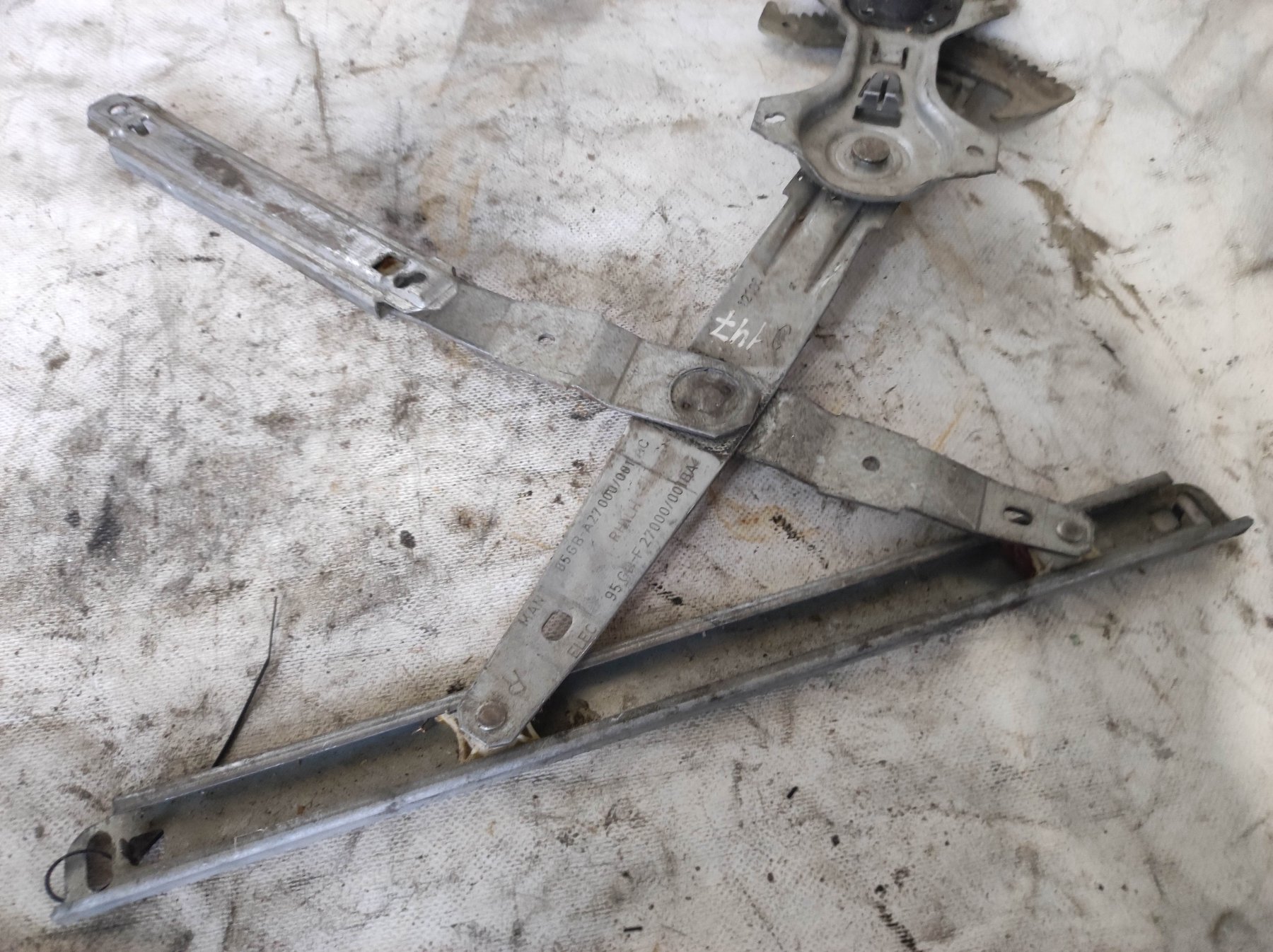 Склопідйомник передній лівий ford scorpio Ford Scorpio MK2 (1994-1998) 85GBA27000