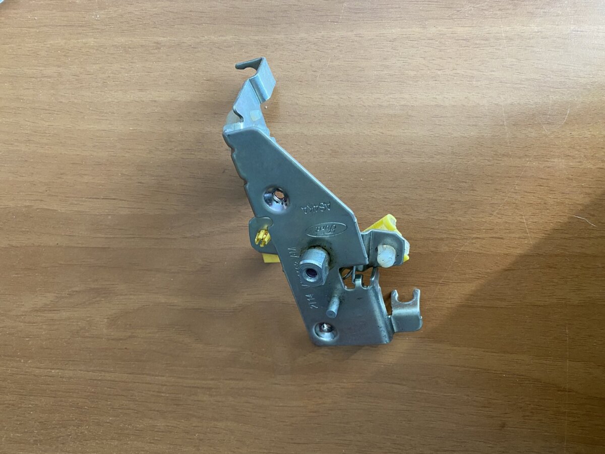 Ручка дверей внутрішня ліва зад. connect Ford Transit Connect (2002-до тепер) 2T14V431A03AM