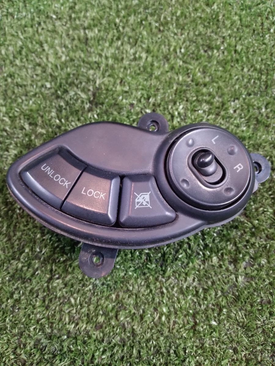 Блок управління дзеркалами передній лівий Hyundai Santa Fe SM (2000-2006) 9353026000