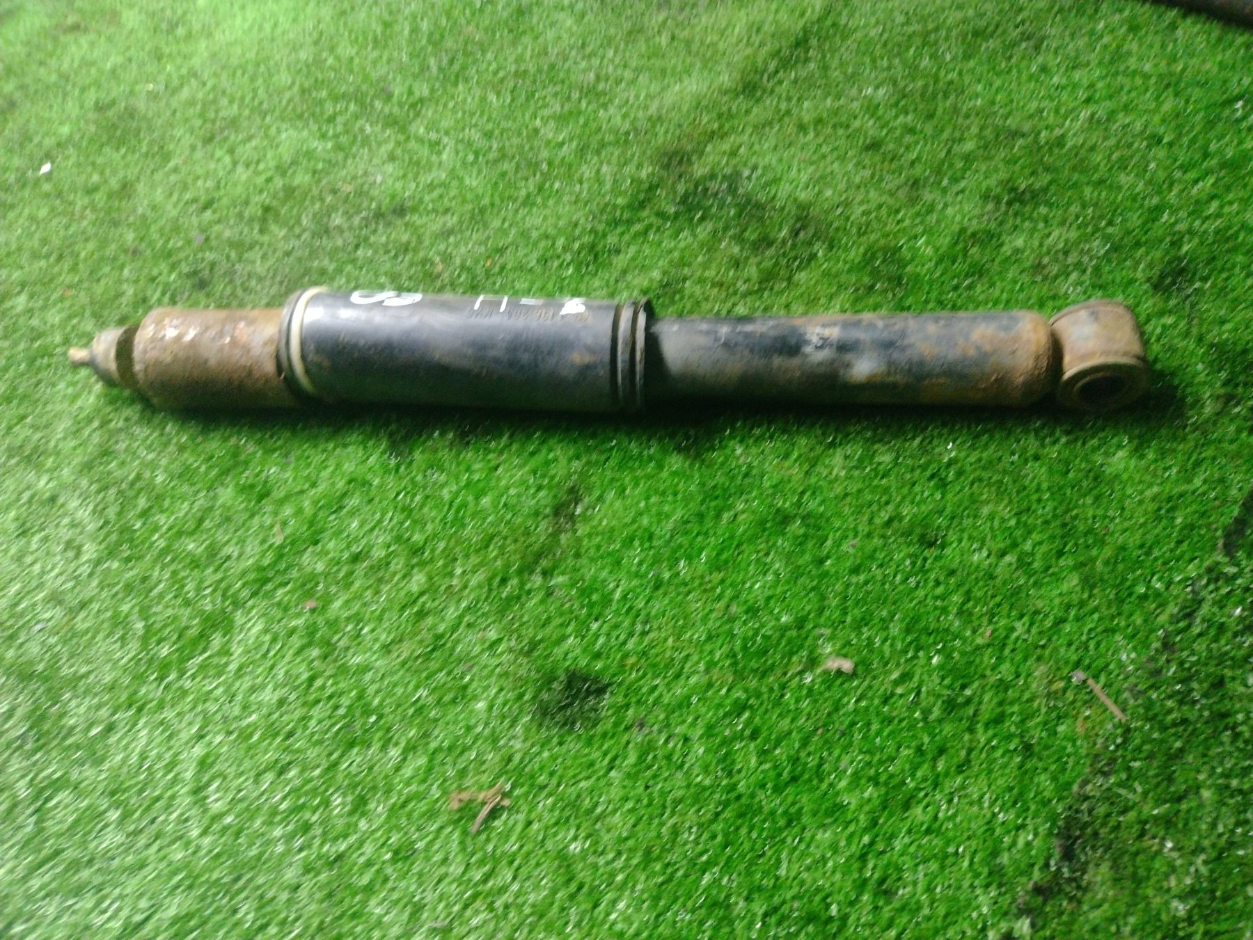 Амортизатор правий задній Hyundai Terracan HP (2001-2007) 55300H1150