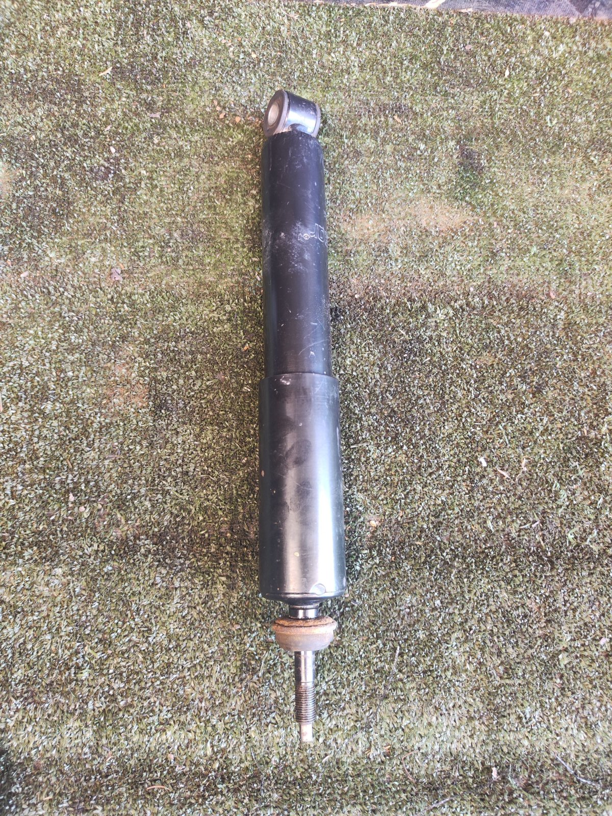 Амортизатор задній Hyundai Terracan HP (2001-2007) 55310H1150