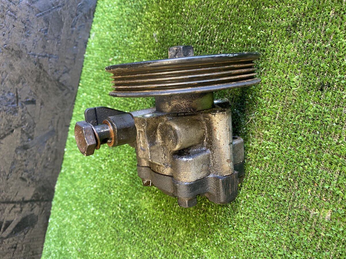 гпр керма; насос гідравліки; насос гідропідсилювача керма; насос гідропідсилювача механізму кермового управління; насос гпк; насос кермового управління; насос рульового механізму; помпа гпк; насос гідропідсилювача керма (гпк) Hyundai Terracan HP (2001-200