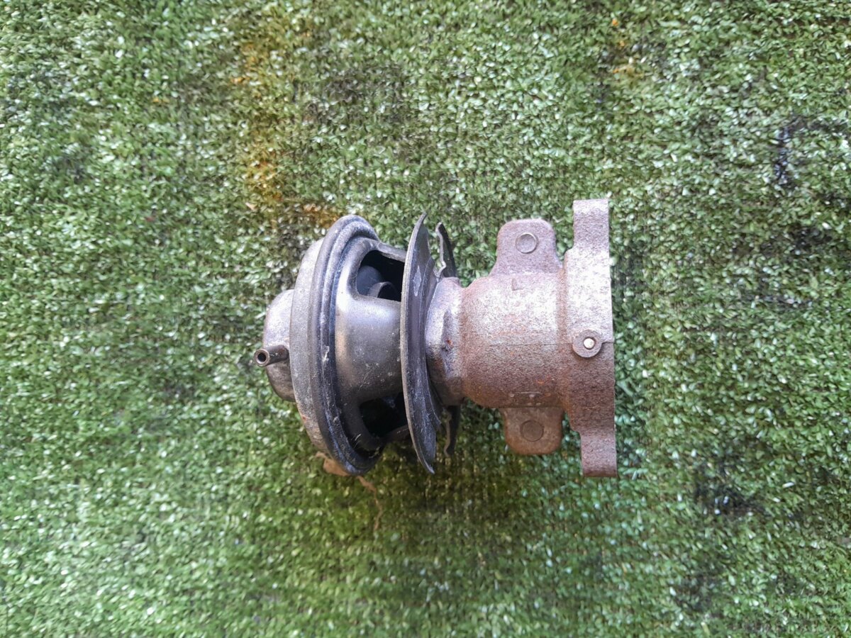 Клапан рециркуляції відпрацьованих газів egr Hyundai Terracan HP (2001-2007) 284104X410