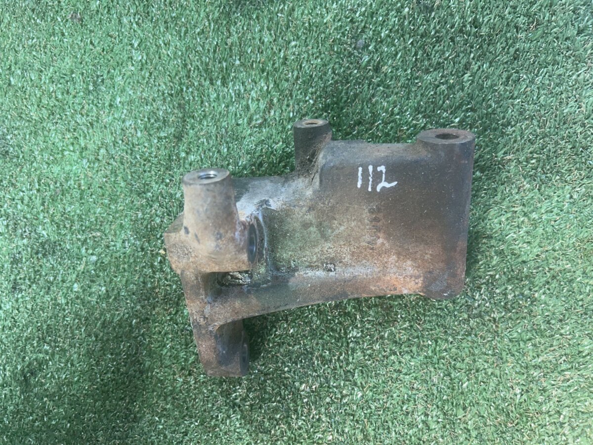Кронштейн генератора Hyundai Terracan HP (2001-2007) 0K88R18371