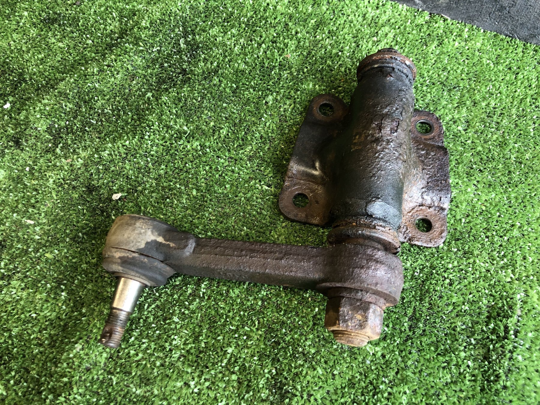 Маятник рульової рейки Hyundai Terracan HP (2001-2007) 56820H1002