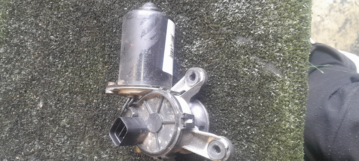 Мотор склоочисника передній Hyundai Terracan HP (2001-2007) 98100H1500