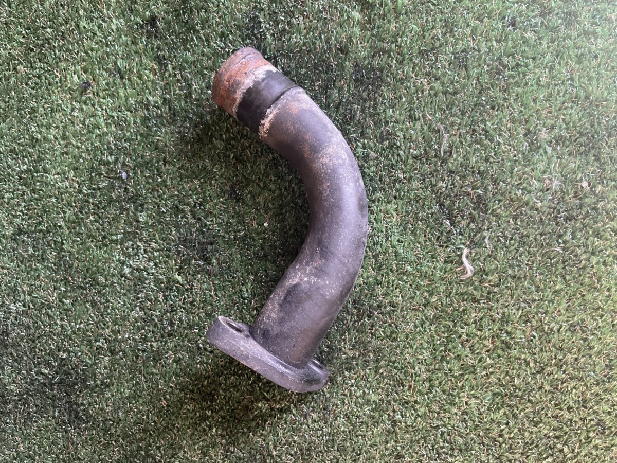 Патрубок охолоджувальної рідини Hyundai Terracan HP (2001-2007) 254614X300