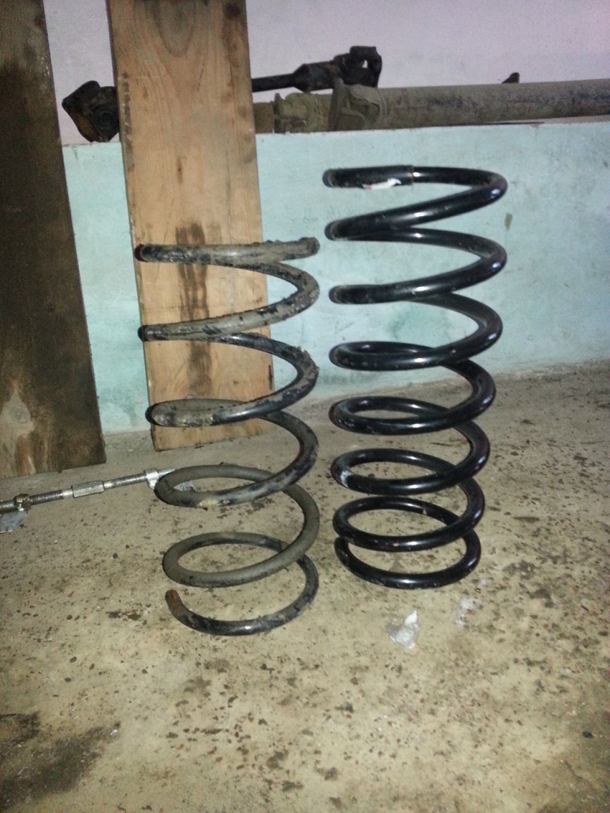 пружина підвіски задня; пружина задня Hyundai Terracan HP (2001-2007) 55101H1300