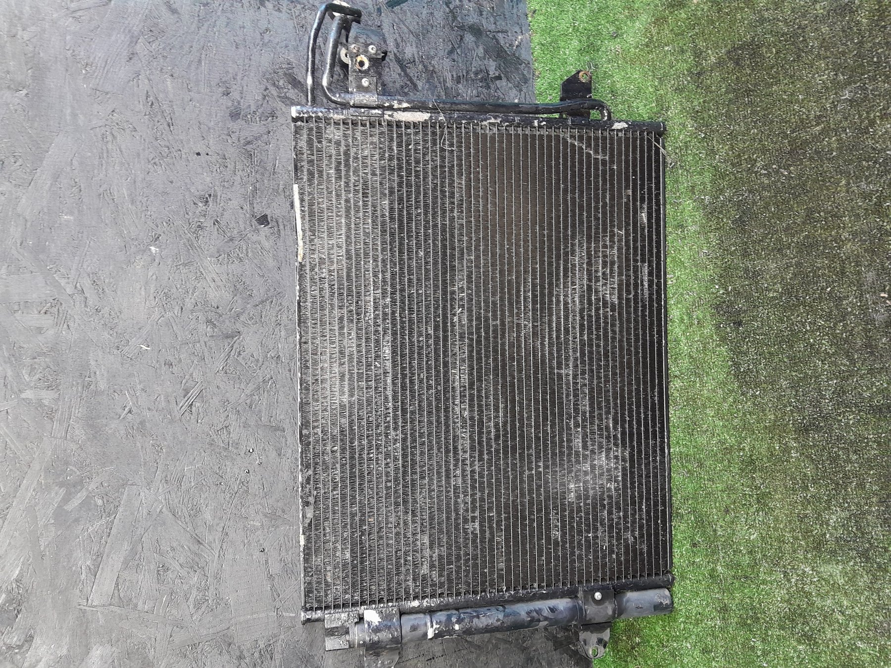 Радіатор кондиціонера (дефект) Hyundai Terracan HP (2001-2007) 1T0820411B