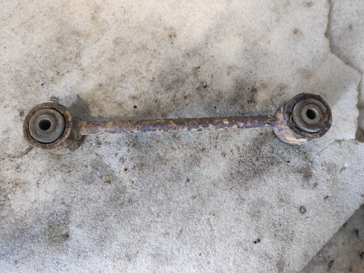 Важіль задньої підвіски верхній Hyundai Terracan HP (2001-2007) 55503H1001