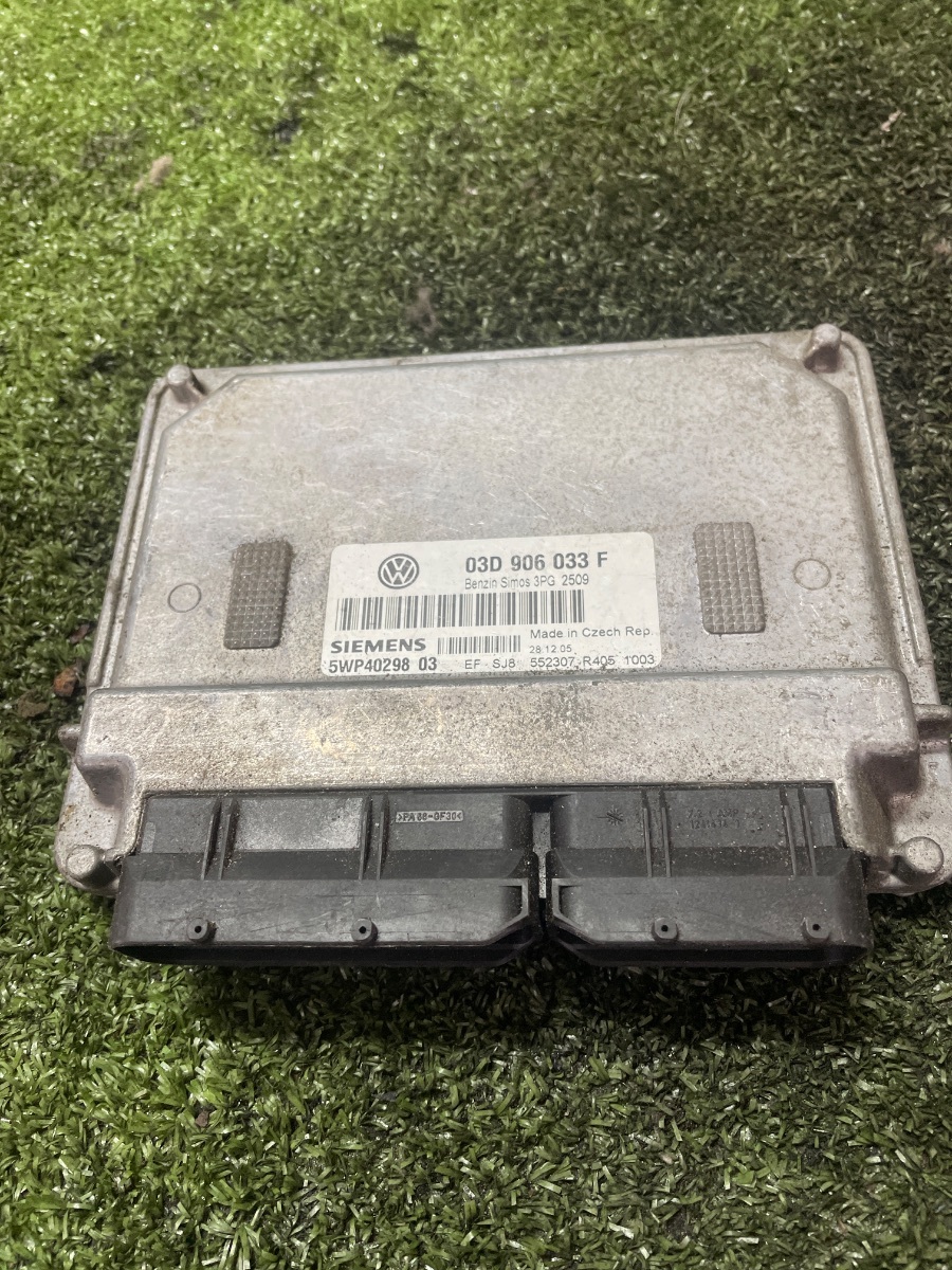 Блок керування двигуном Volkswagen Polo IV (хетчбек) 2001—2009 Інше Інше 03D906033F
