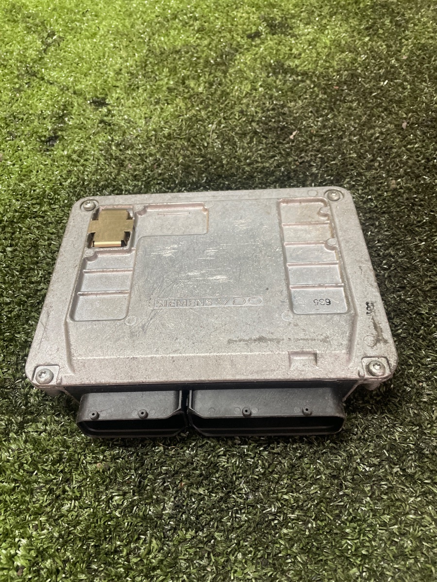 Блок керування двигуном Volkswagen Polo IV (хетчбек) 2001—2009 Інше Інше 03D906033F