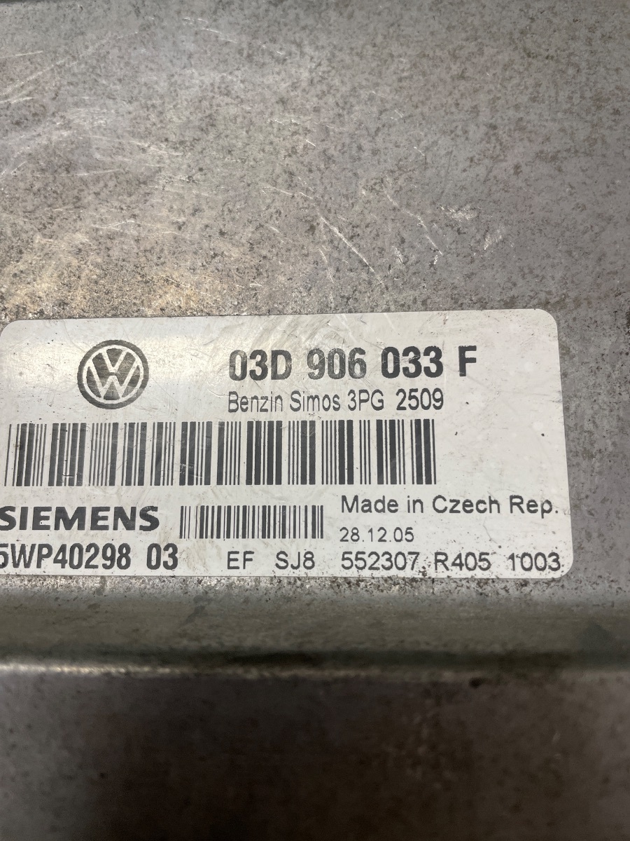 Блок керування двигуном Volkswagen Polo IV (хетчбек) 2001—2009 Інше Інше 03D906033F