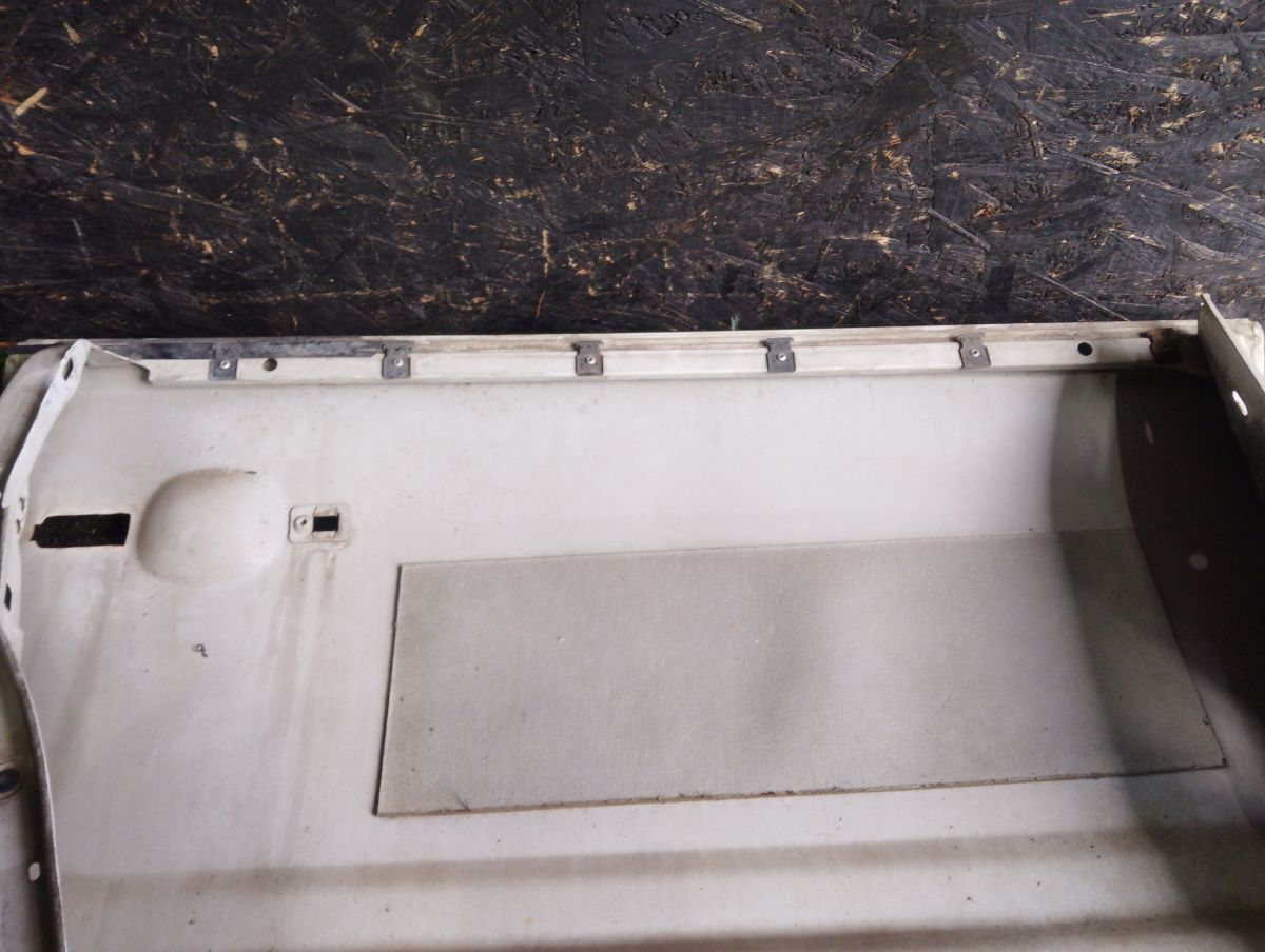 Дверь задня ліве audi Інше Інше 443839015C