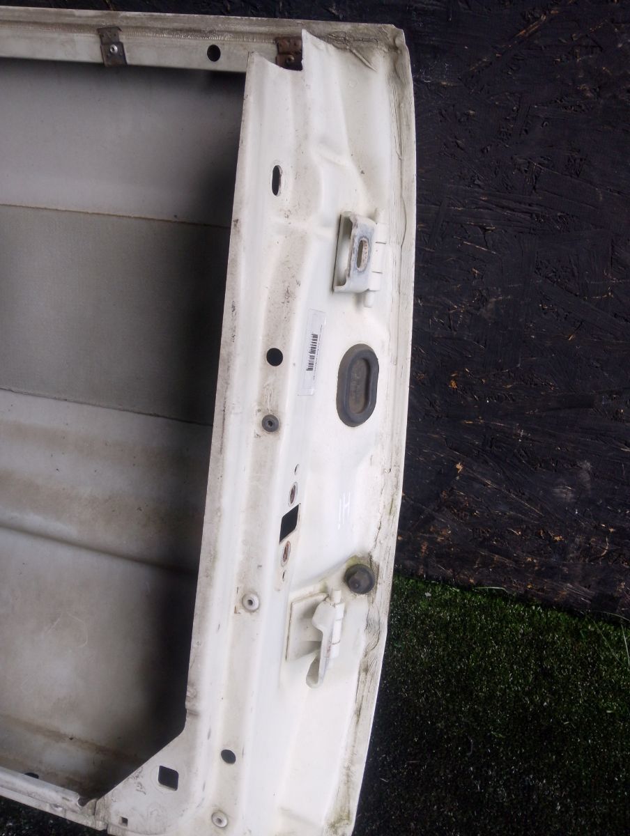 Дверь задня ліве audi Інше Інше 443839015C