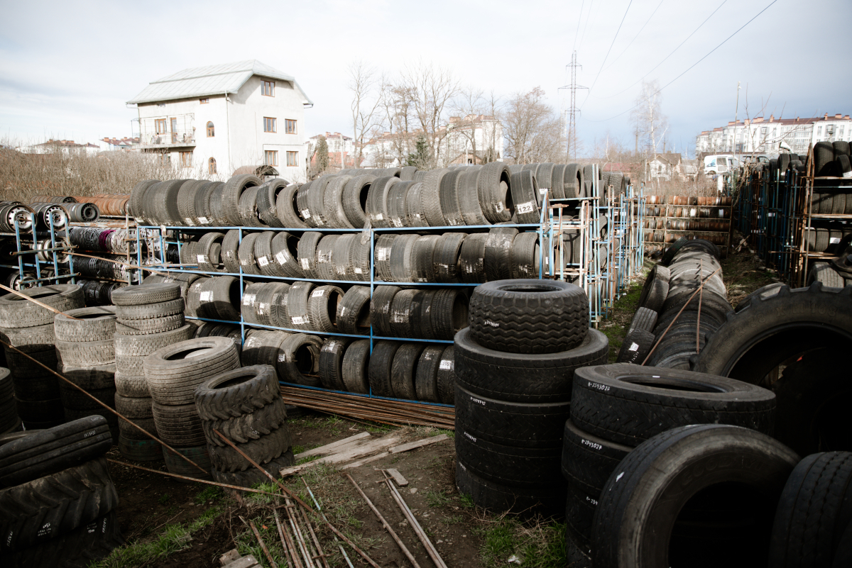 Гуртовий продаж автошин та колісних дисків пакетами