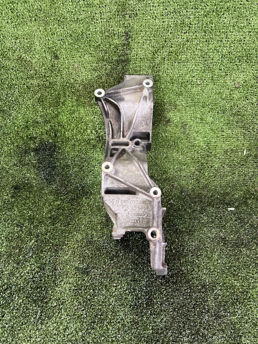 Кронштейн опори двигуна Інше Інше 071260089B