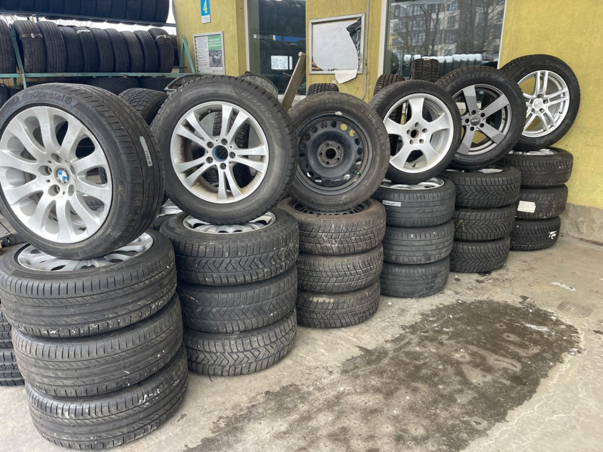 Оптовий продаж автошин та колісних дисків №2524235