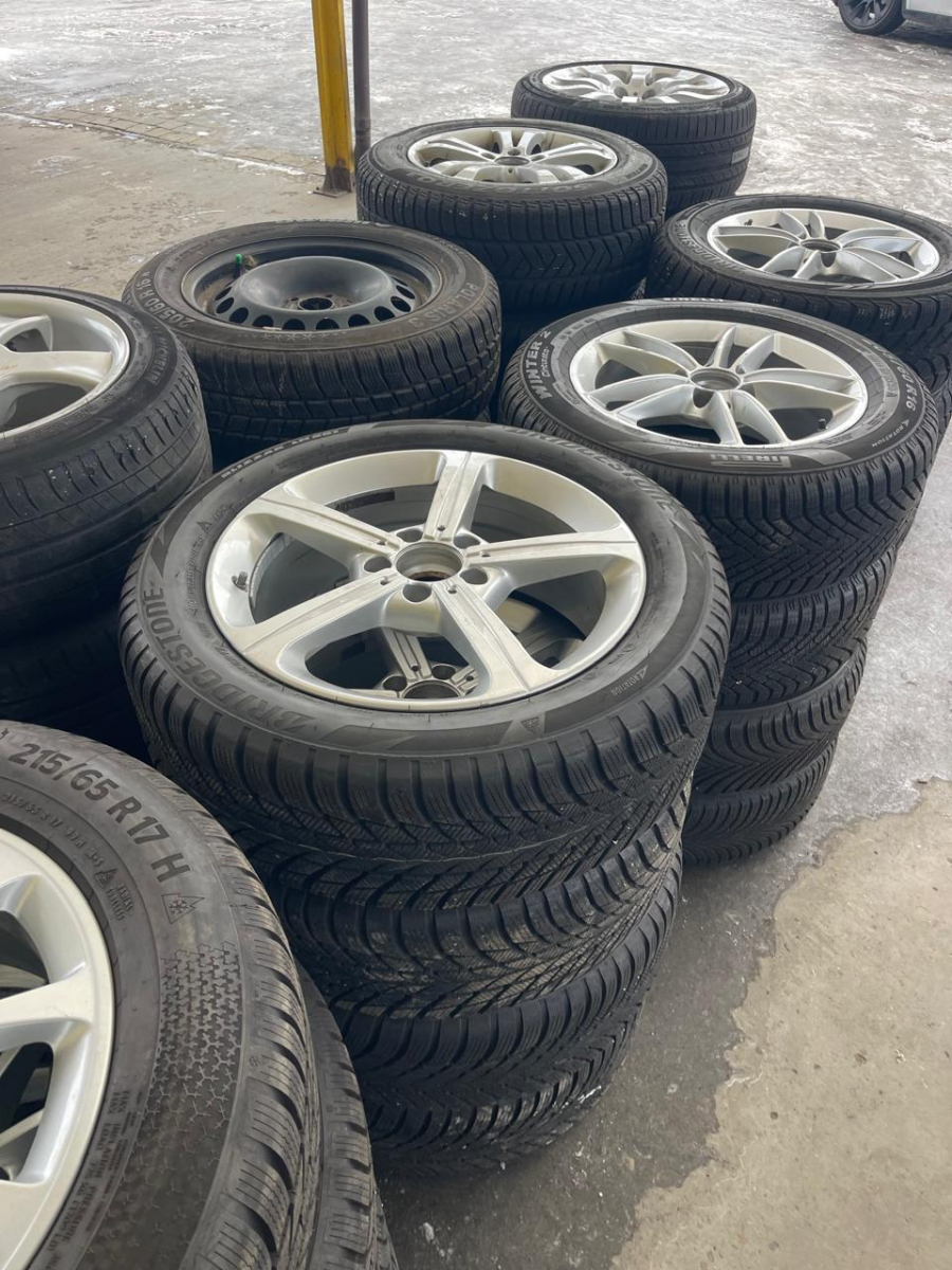 Оптовий продаж автошин та колісних дисків №2524235