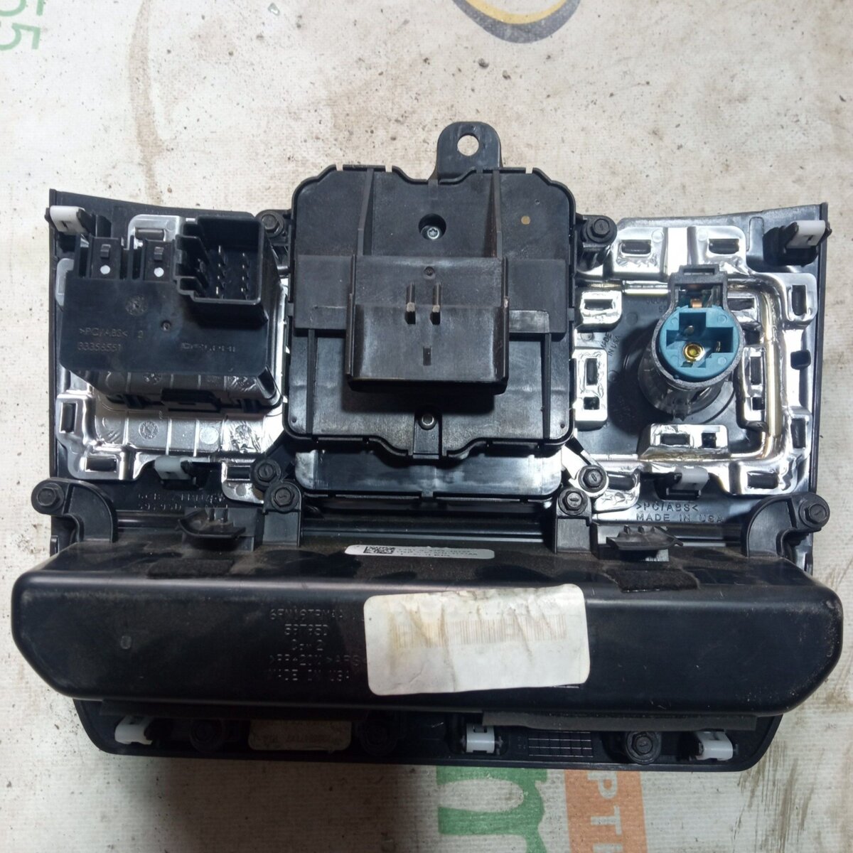 Нижняя часть центральной консоли Jeep Jeep,Wrangler JL (2018-) 6FN19TRMAA