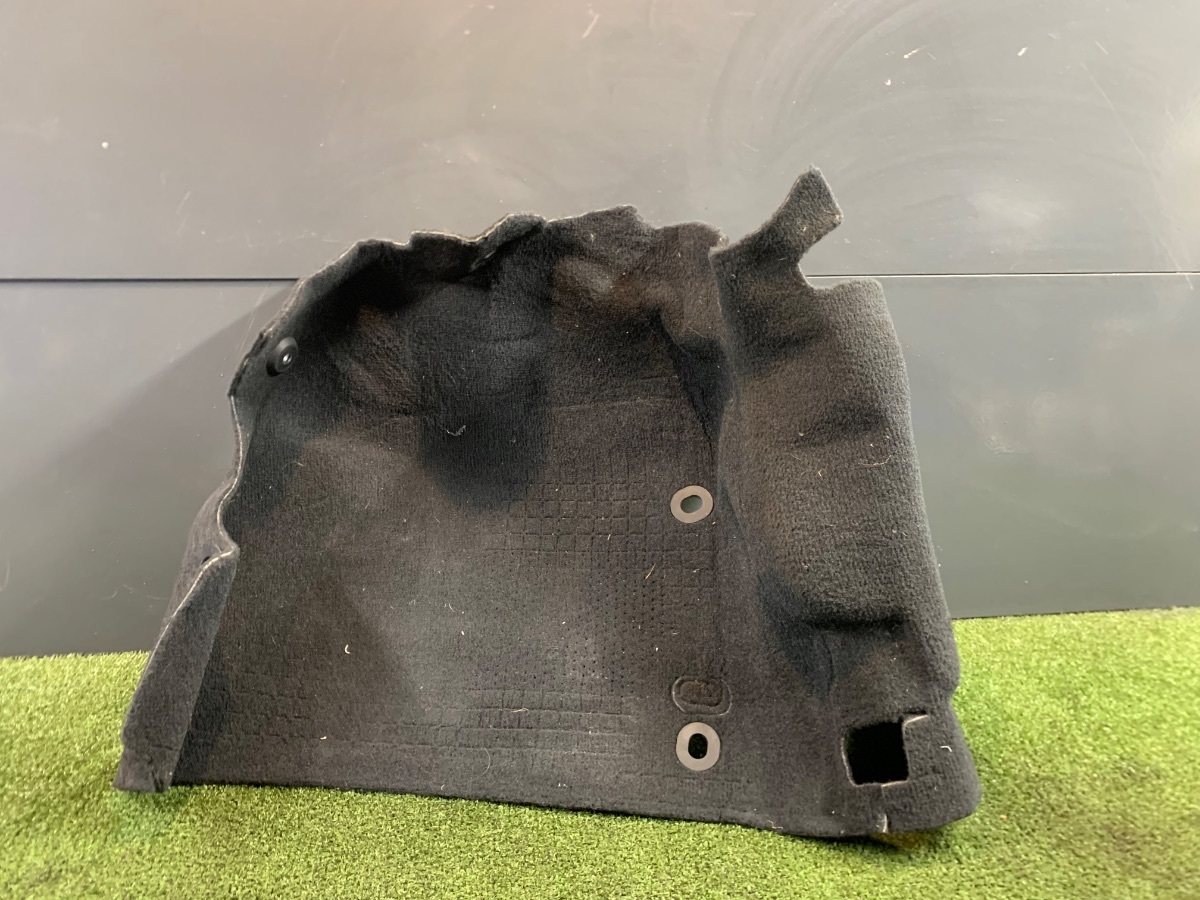 Килим салону передній правий Jeep Wrangler JL (2018-) 6BP37TX7AC