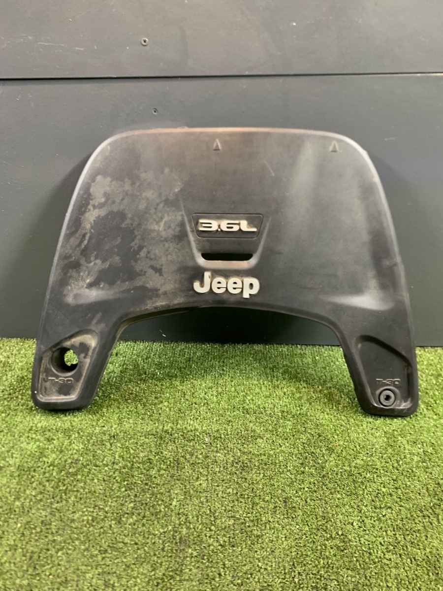 Кришка двигуна Jeep Wrangler JL (2018-) 05281562AC