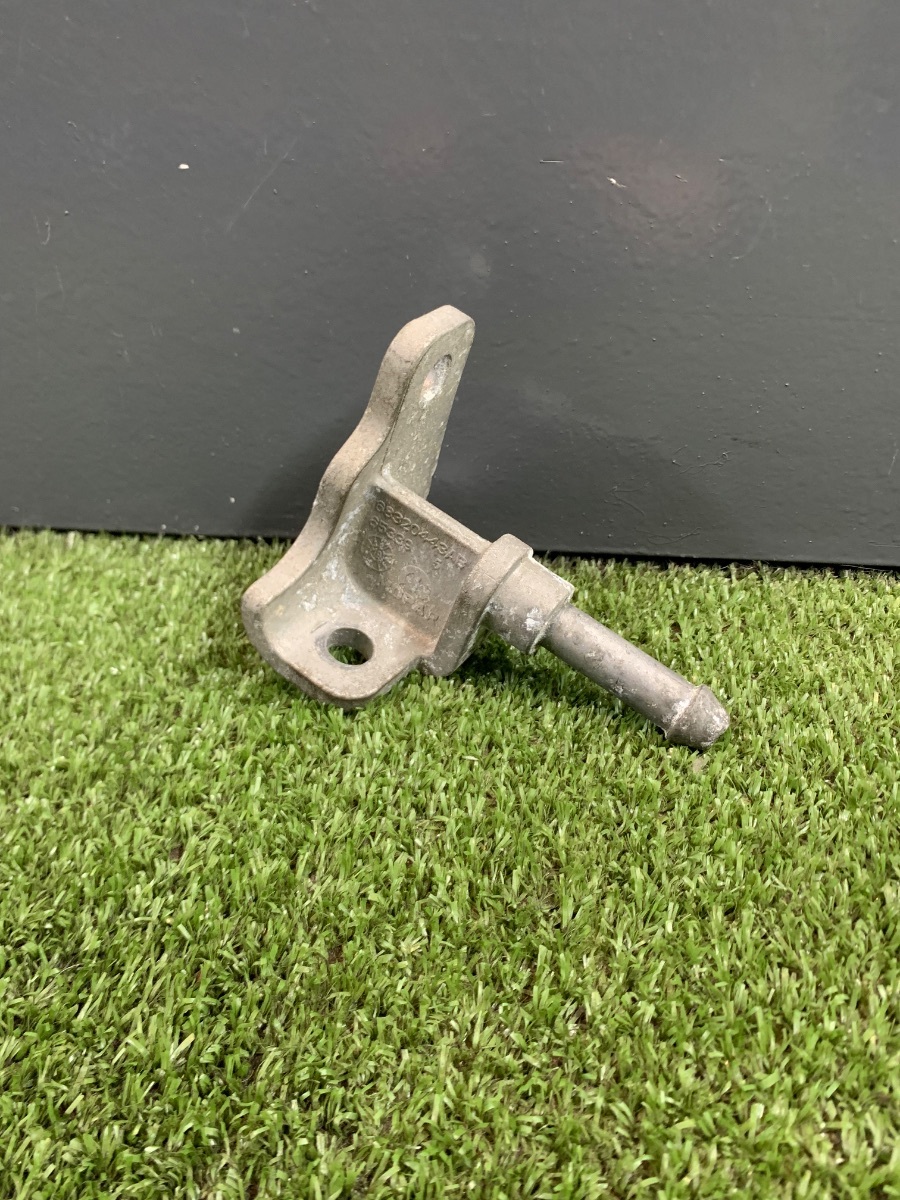 Кронштейн кріплення глушника Jeep Wrangler JL (2018-) 68320443AB