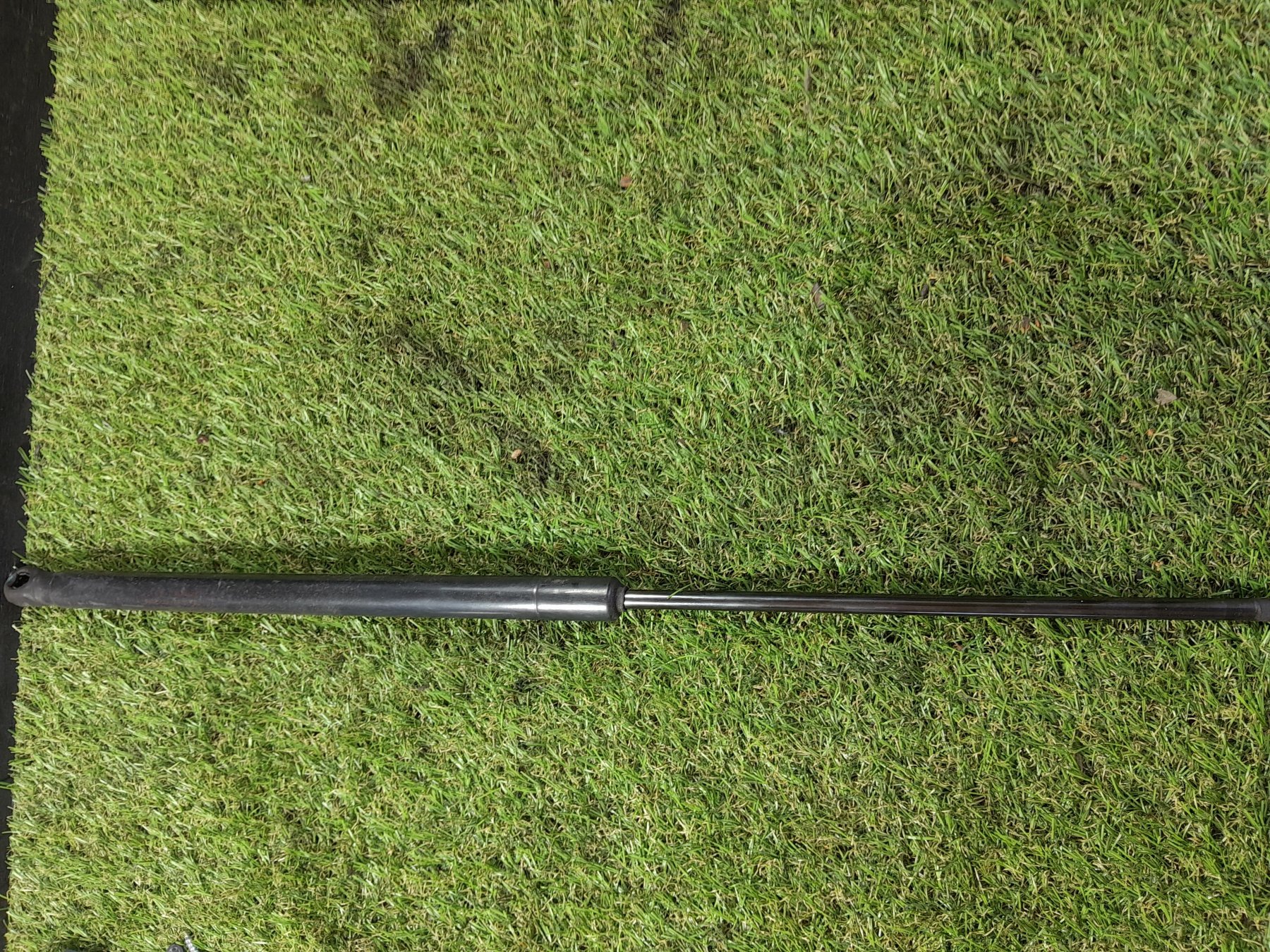 Амортизатор капота KIA Sorento JC (2002-2009) 811813E011