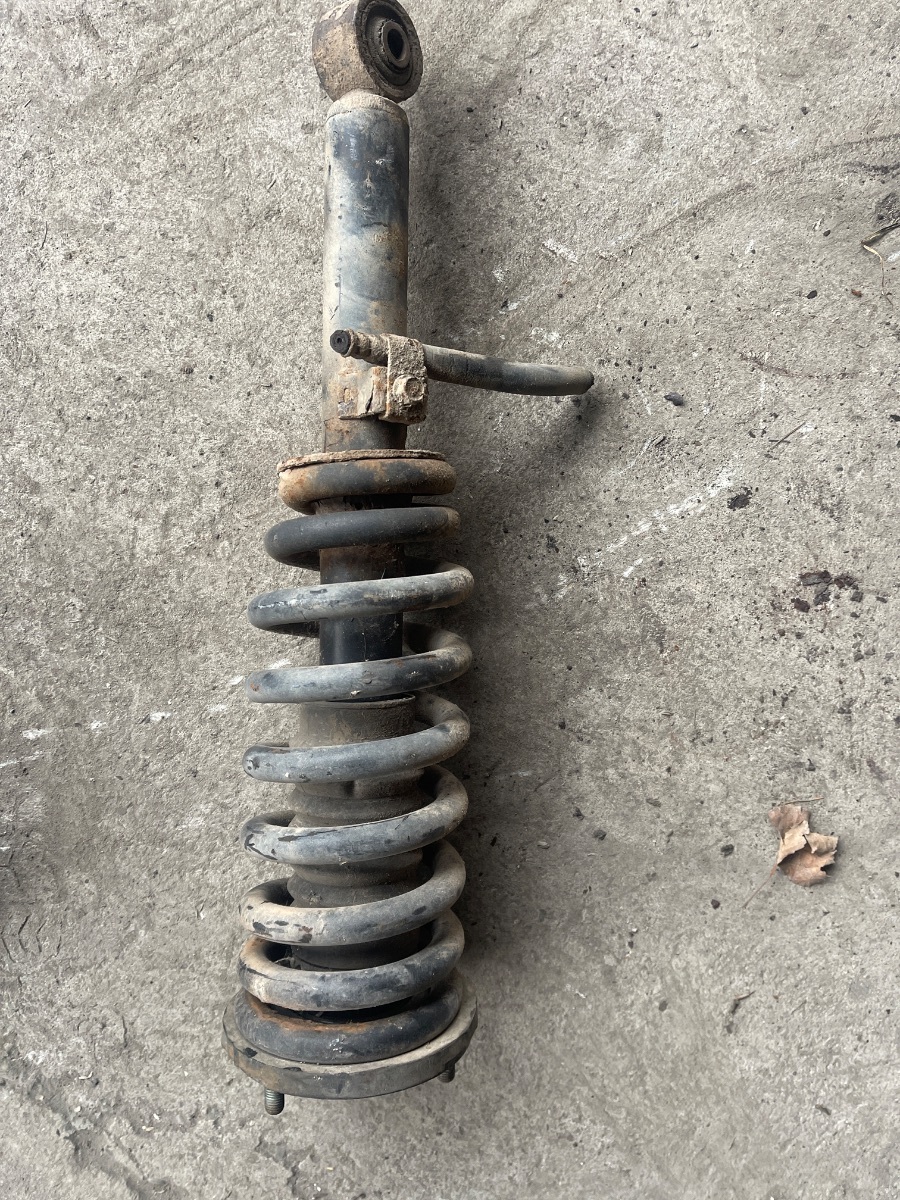 Амортизатор в зборі правий Kia Sorento JC (2002-2009) 546403E100 Вживаний