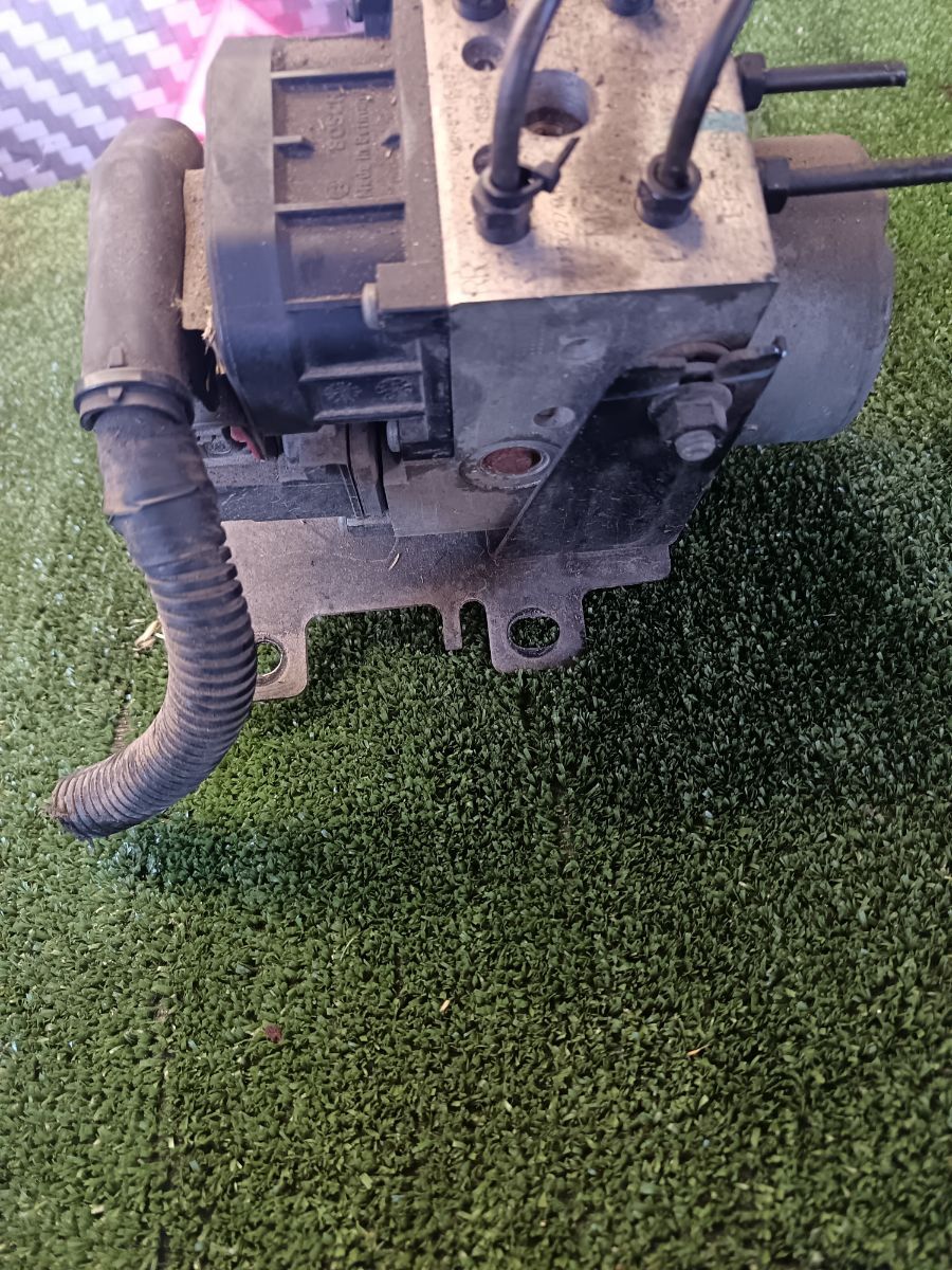 Блок ABS Kia Sorento JC (2002-2009) 589103E900