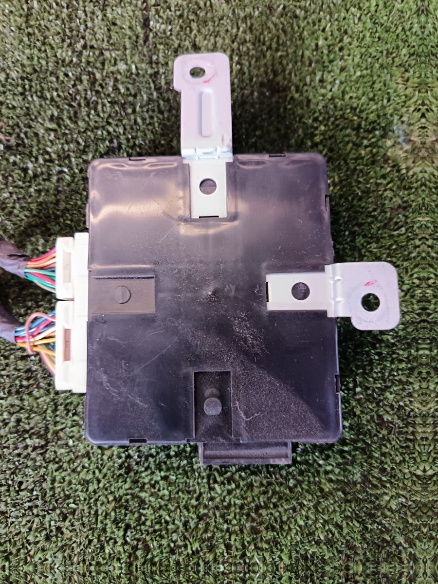 Блок керування світловими сигналами Kia Sorento JC (2002-2009) 954003E310