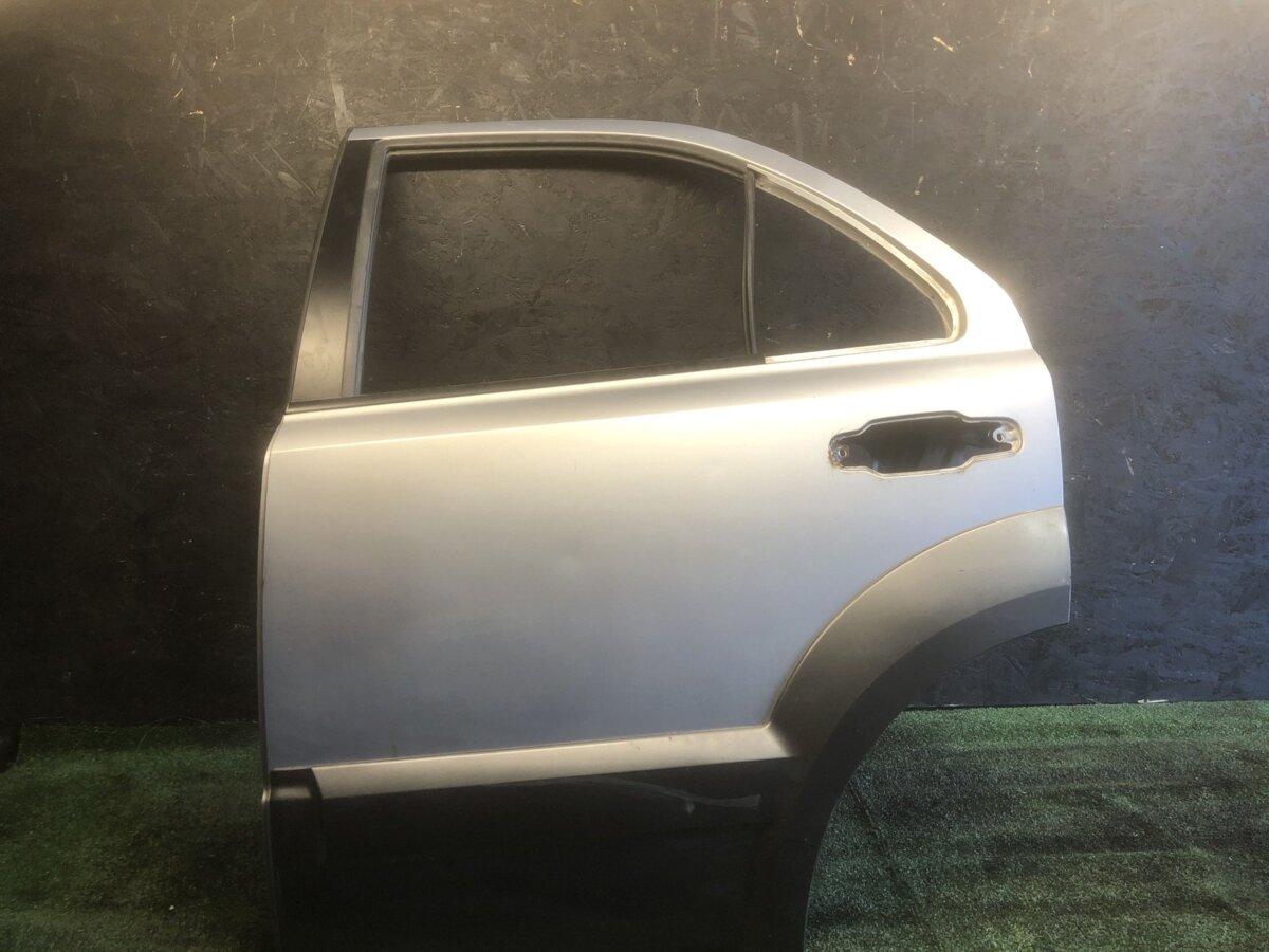 Двері задні ліві (дефект подряпини) KIA Sorento JC (2002-2009) 770033E111