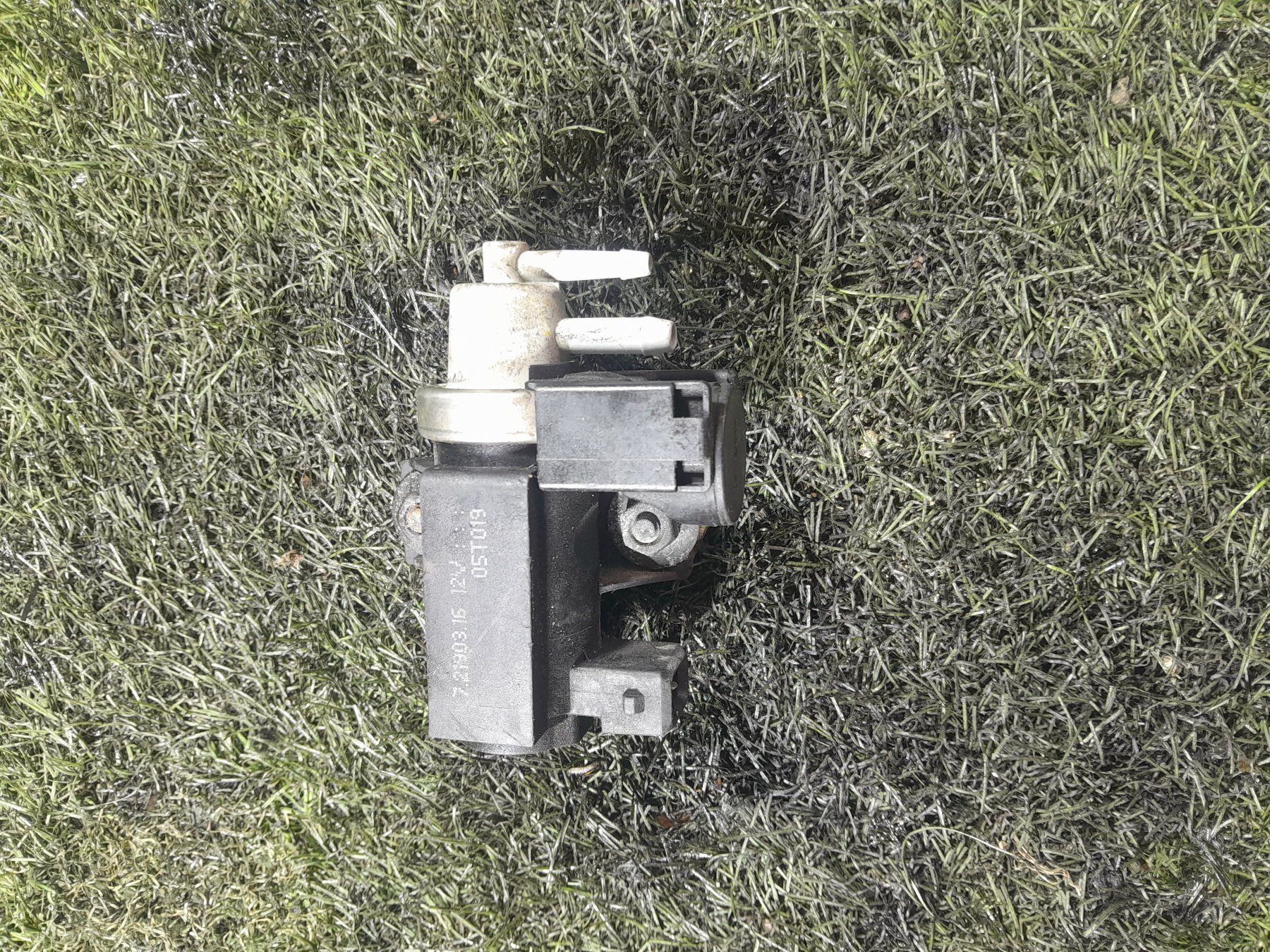 Клапан перетворювач тиску наддуву (соленоїд) KIA Sorento JC (2002-2009) 3512027000