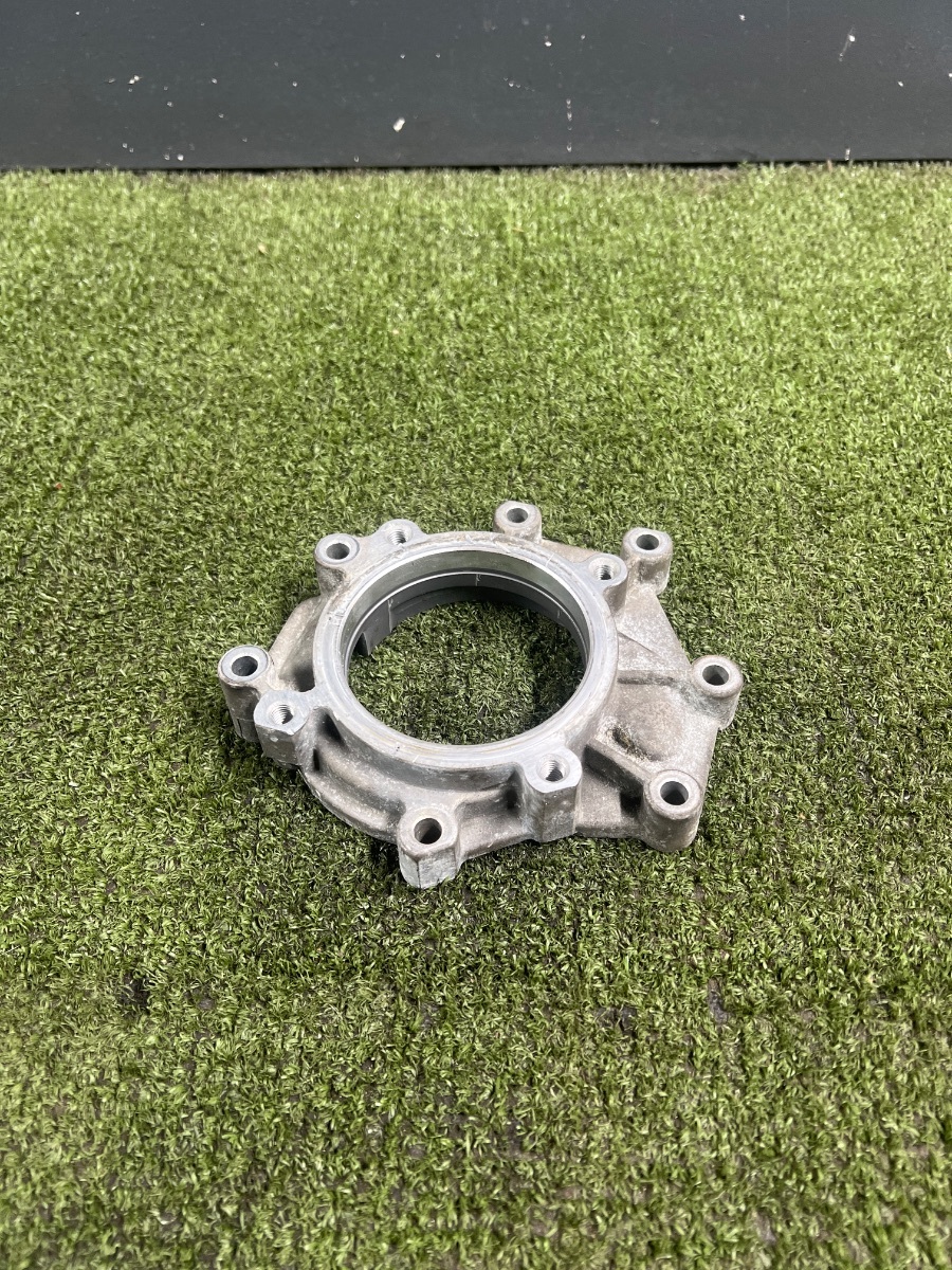 Корпус помпи Kia Sorento JC (2002-2009) 251004A000