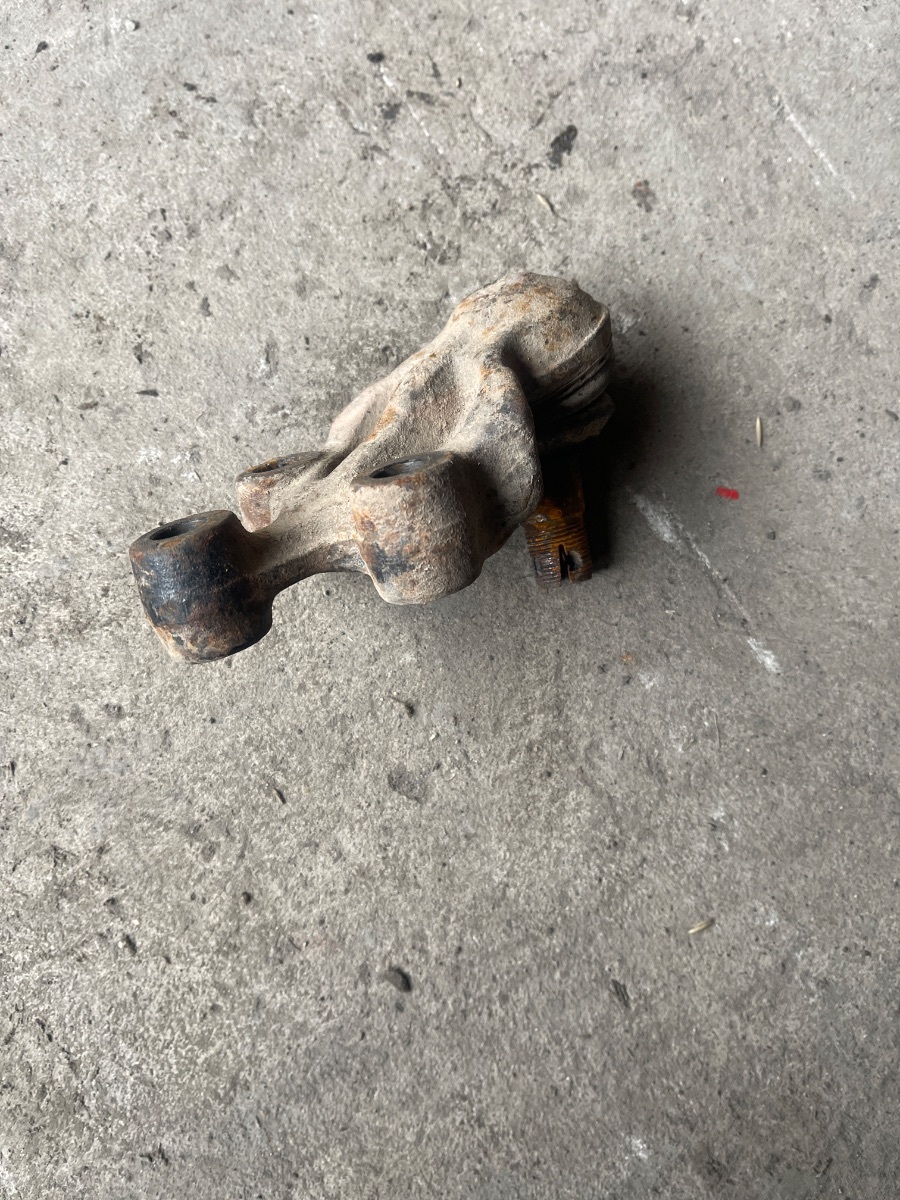 Кульова опора нижня Kia Sorento JC (2002-2009) 545703E001 Вживаний