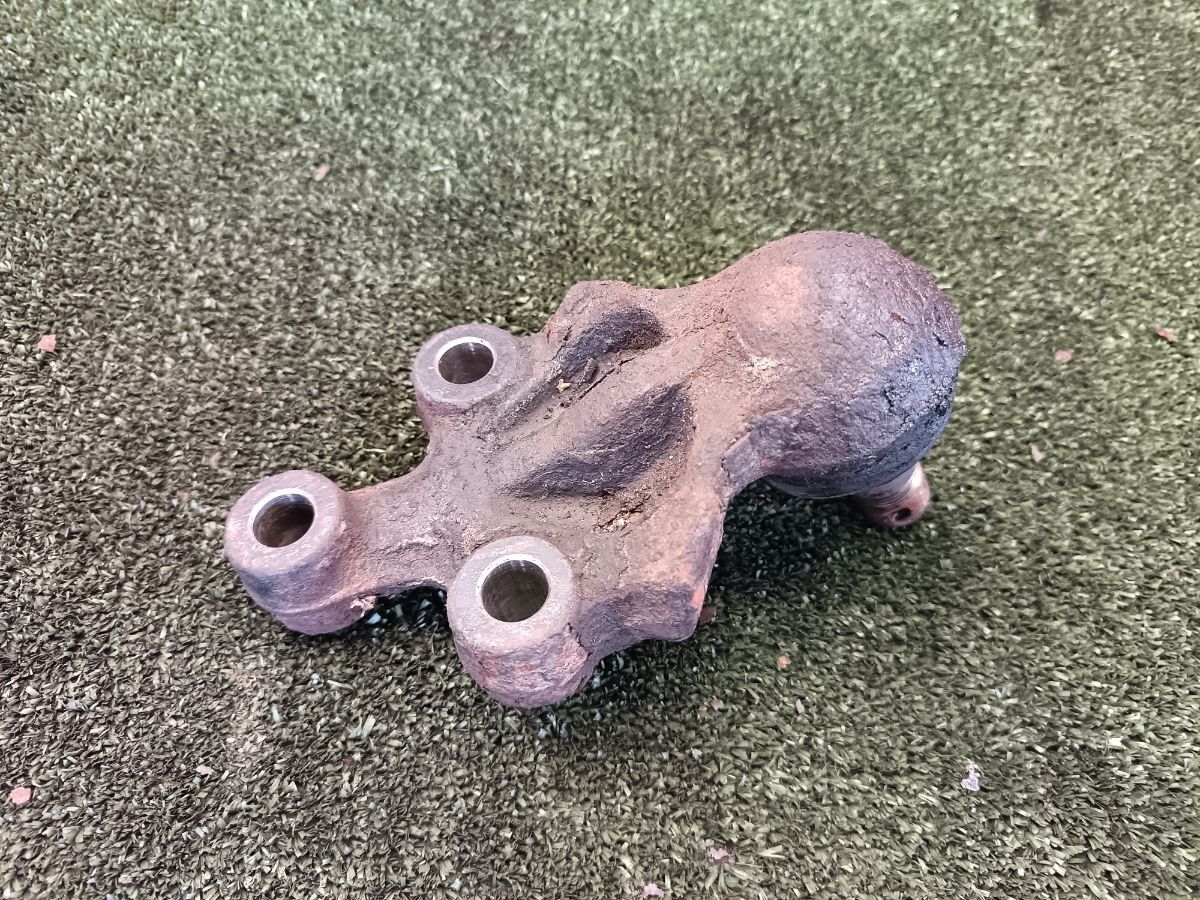 Кульова опора, нижня Kia Sorento JC (2002-2009) 545703E001