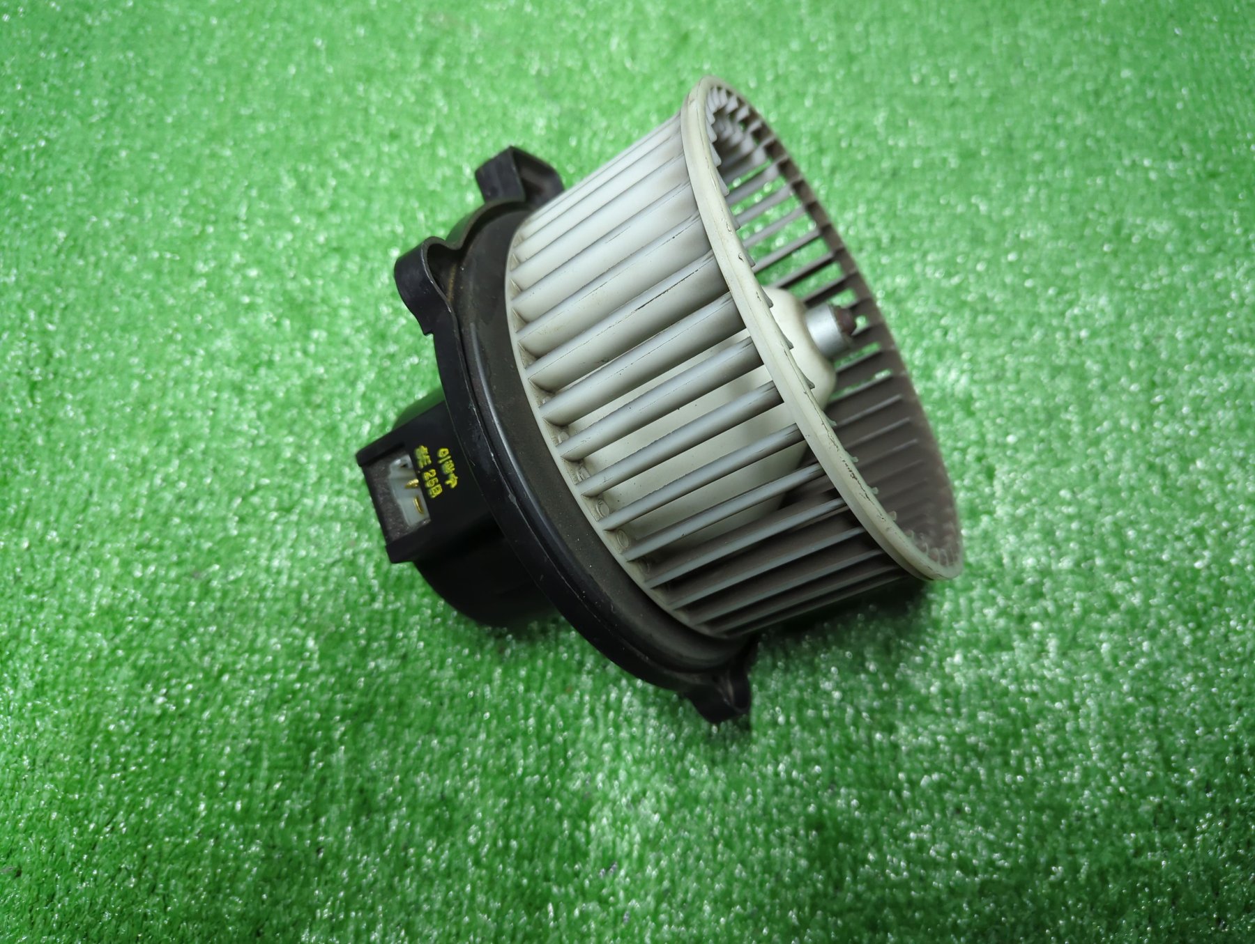 Моторчик вентилятора пічки KIA Sorento JC (2002-2009) 971093E000